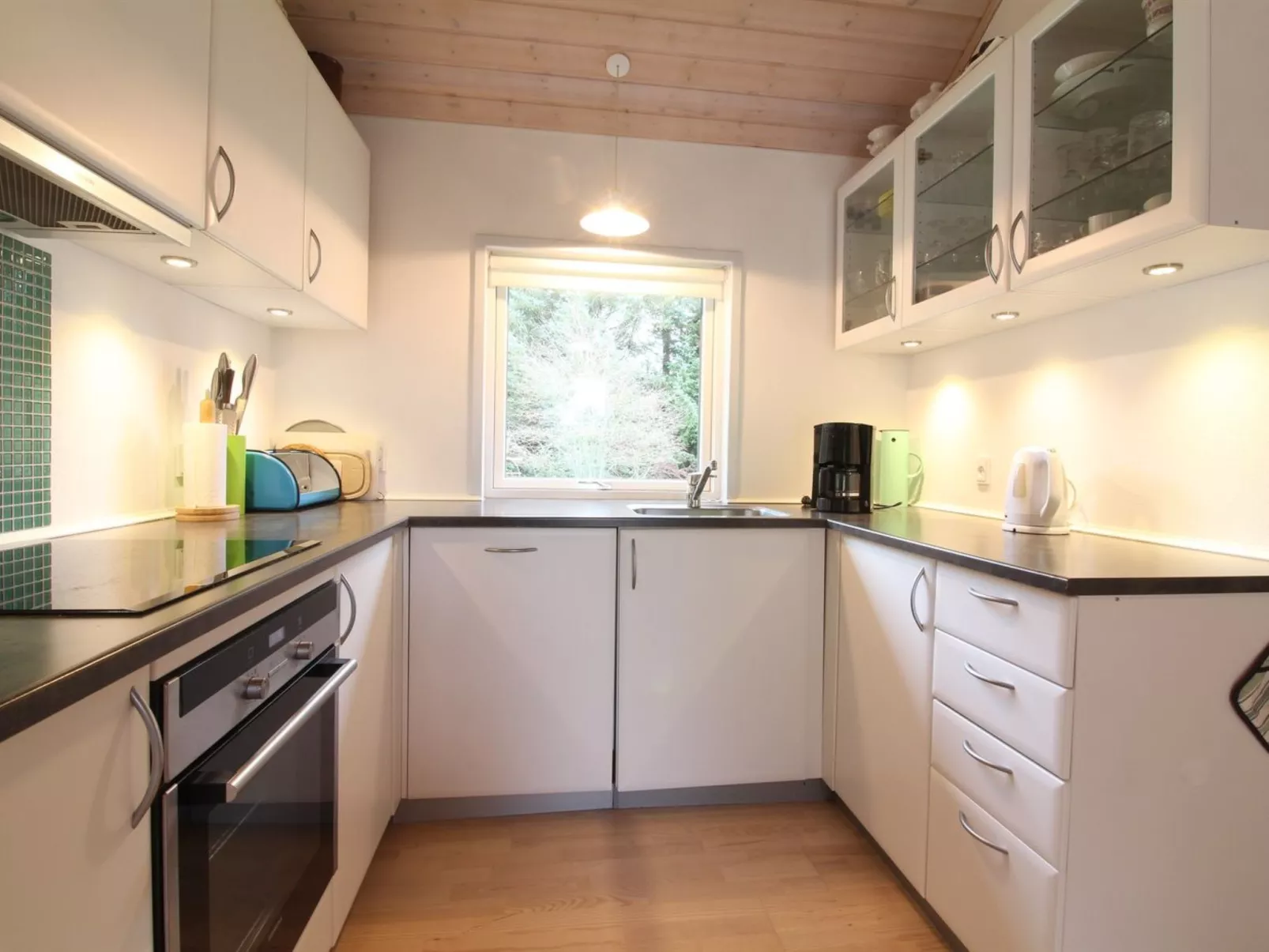 "Swen" - 1.3km from the sea-Inside