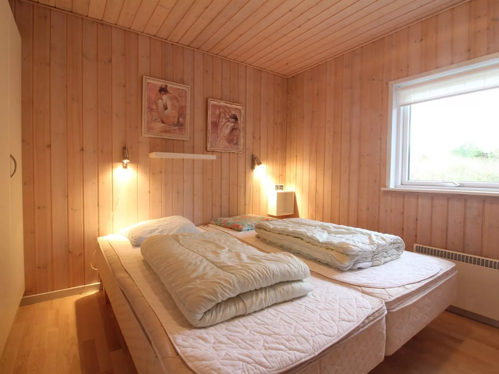 "Swen" - 1.3km from the sea-Inside