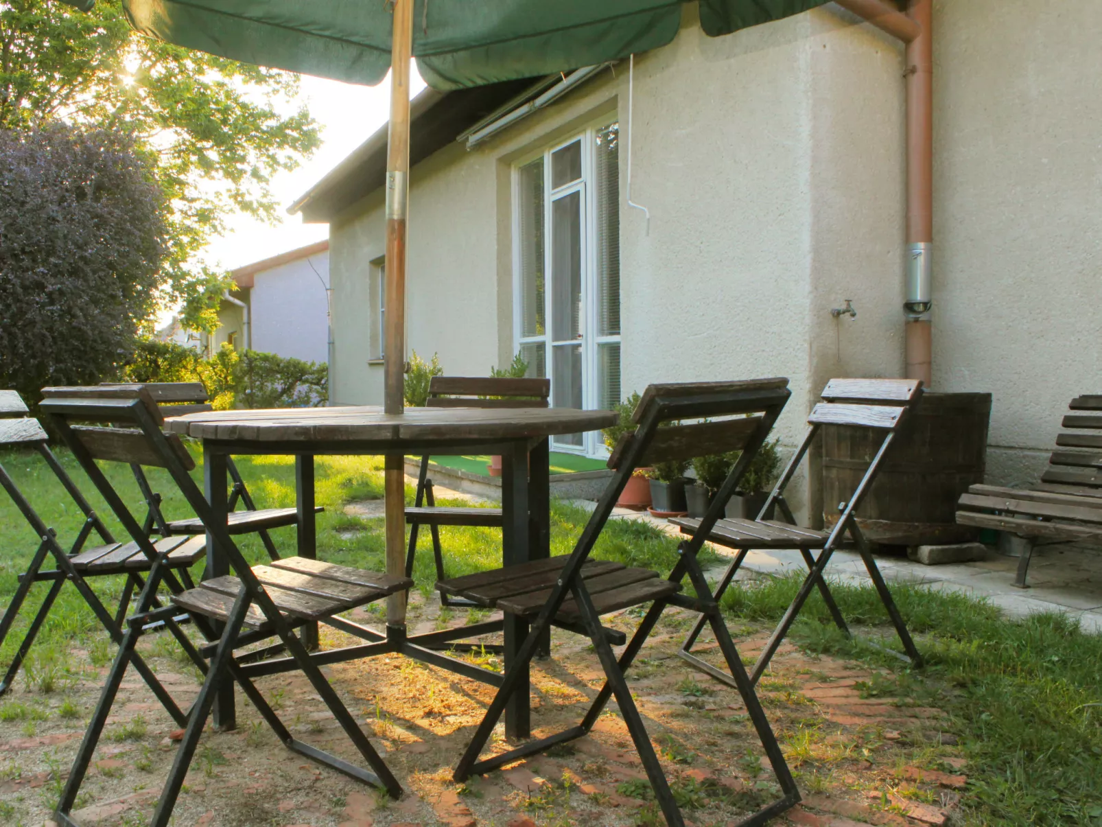 Milovice-Outside