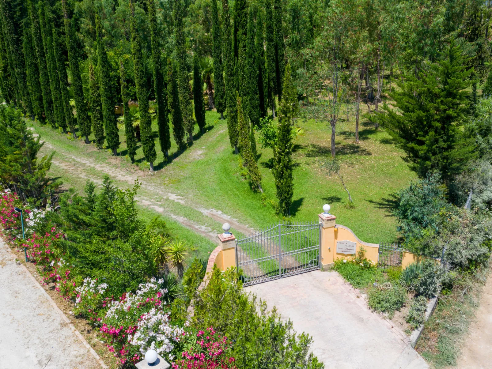 Tenuta Valente-Dehors