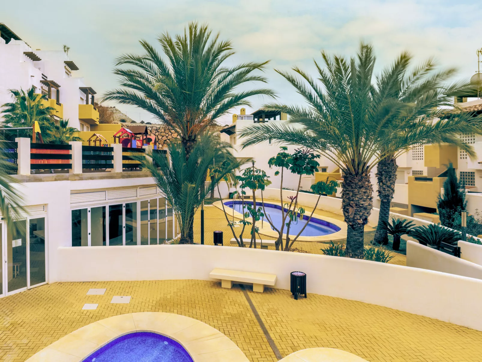 Lomas del Mar V-Outside