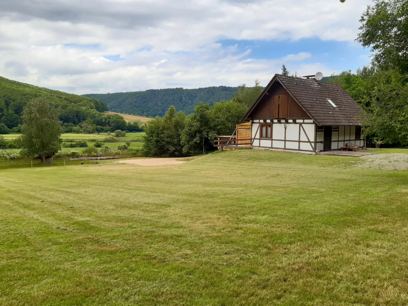 Haus am Fluss-Outside