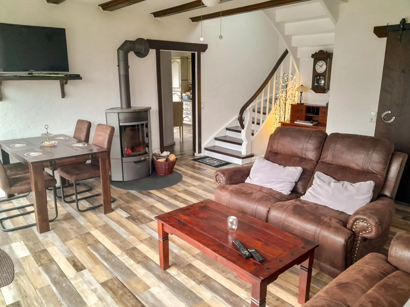 Haus am Fluss-Inside