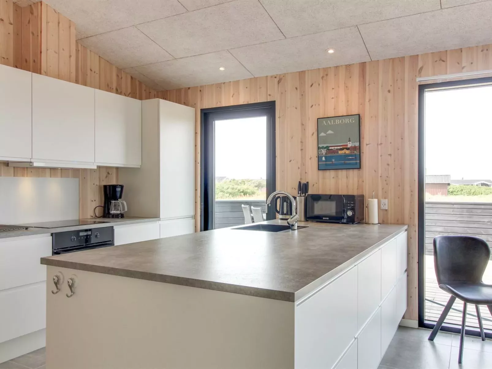 "Heilo" - 300m from the sea-Drinnen