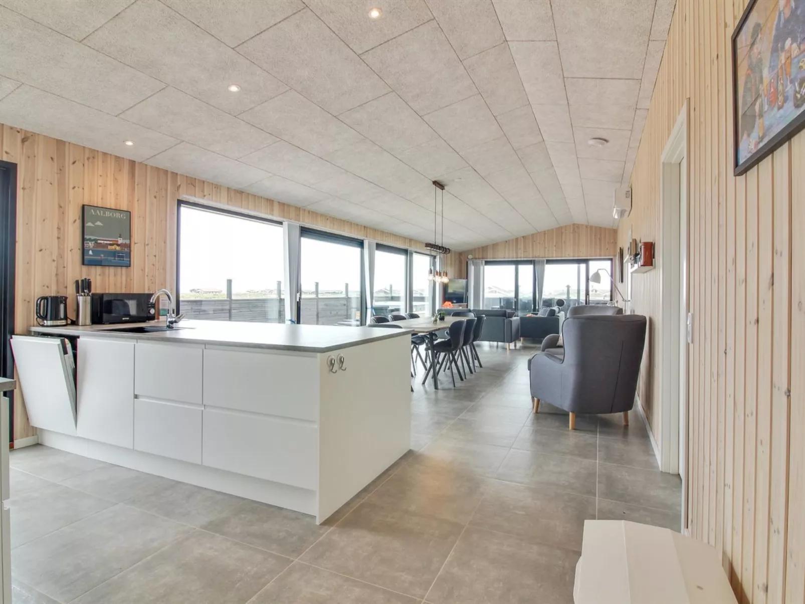"Heilo" - 300m from the sea-Drinnen