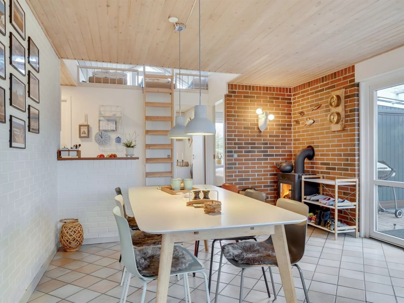 "Madsen" - 500m from the sea-Inside