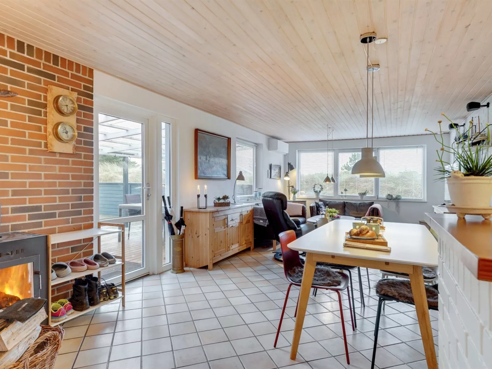"Madsen" - 500m from the sea-Inside