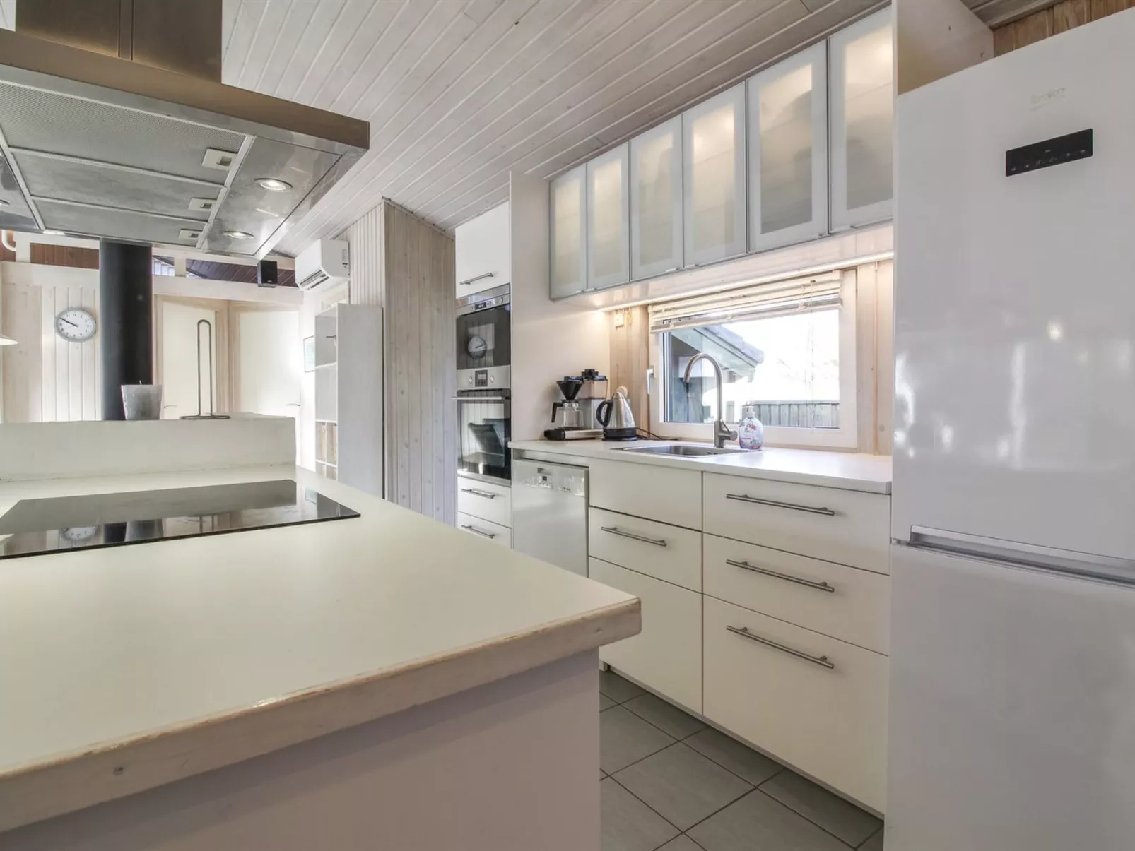 "Aponi" - 400m from the sea-Inside
