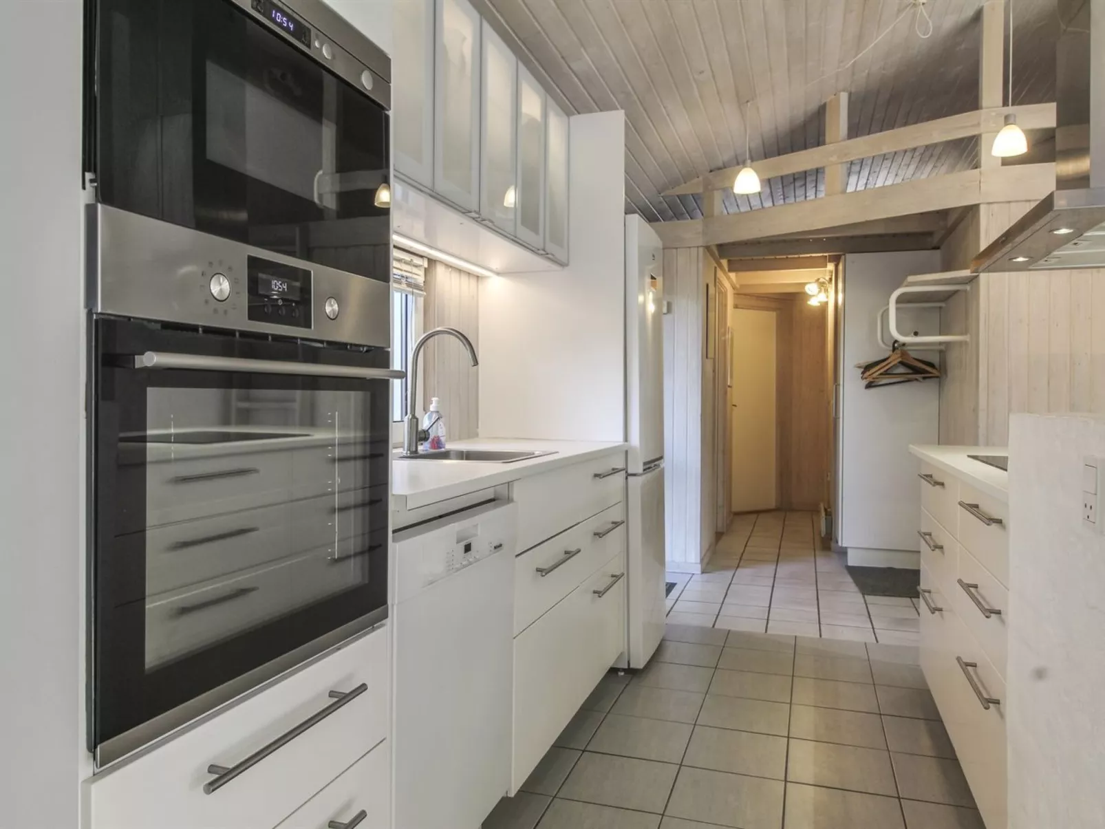 "Aponi" - 400m from the sea-Inside