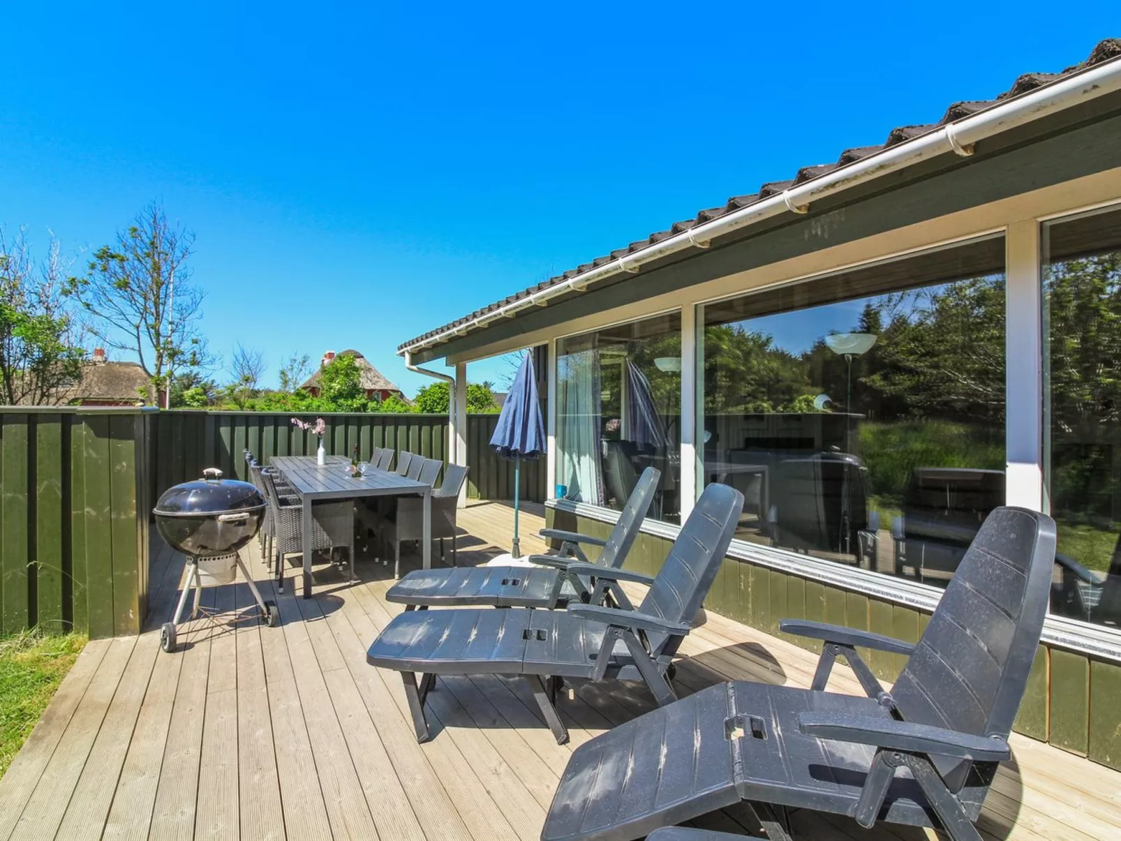 "Aponi" - 400m from the sea-Outside