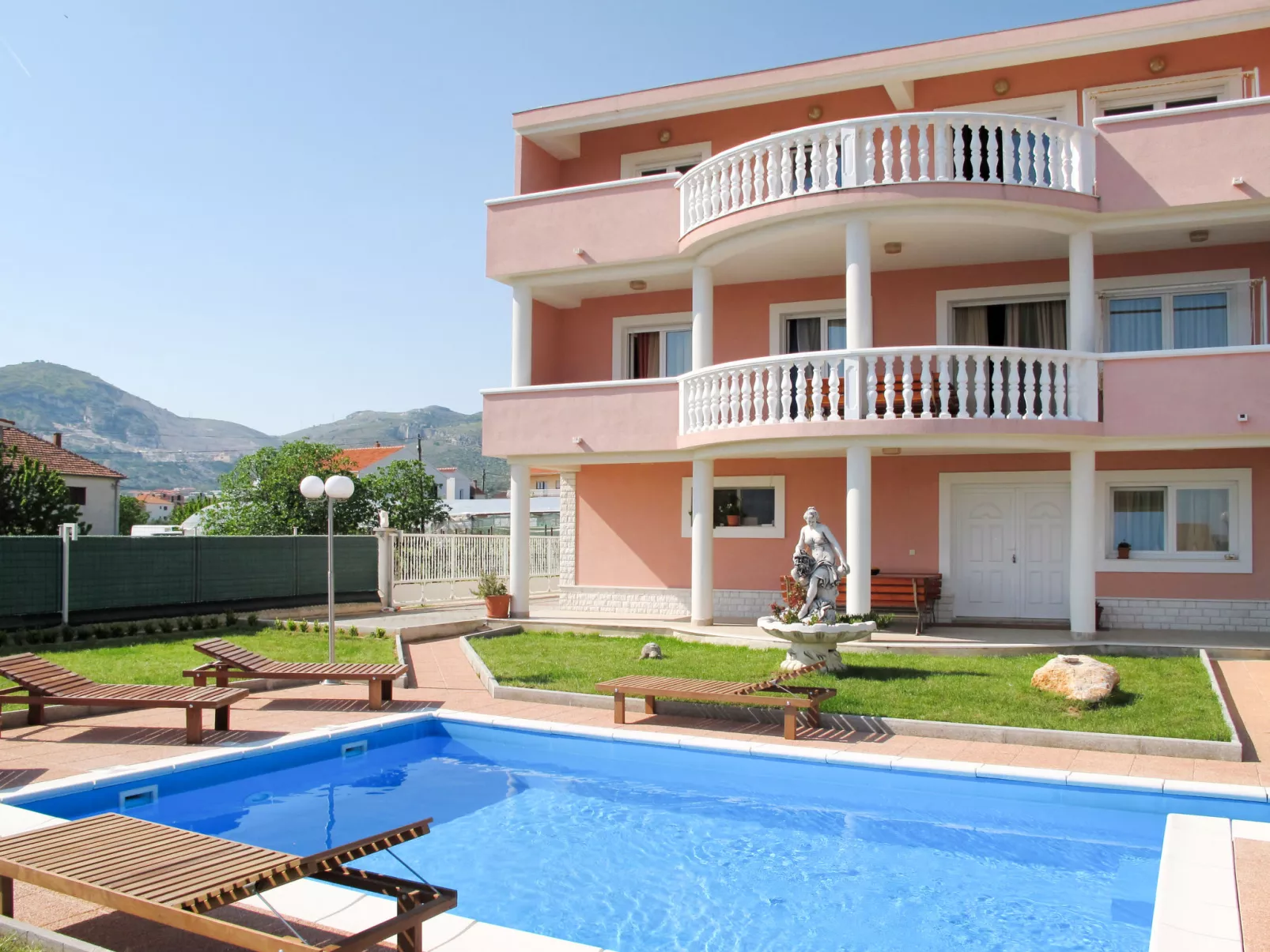 Villa Saba-Dehors