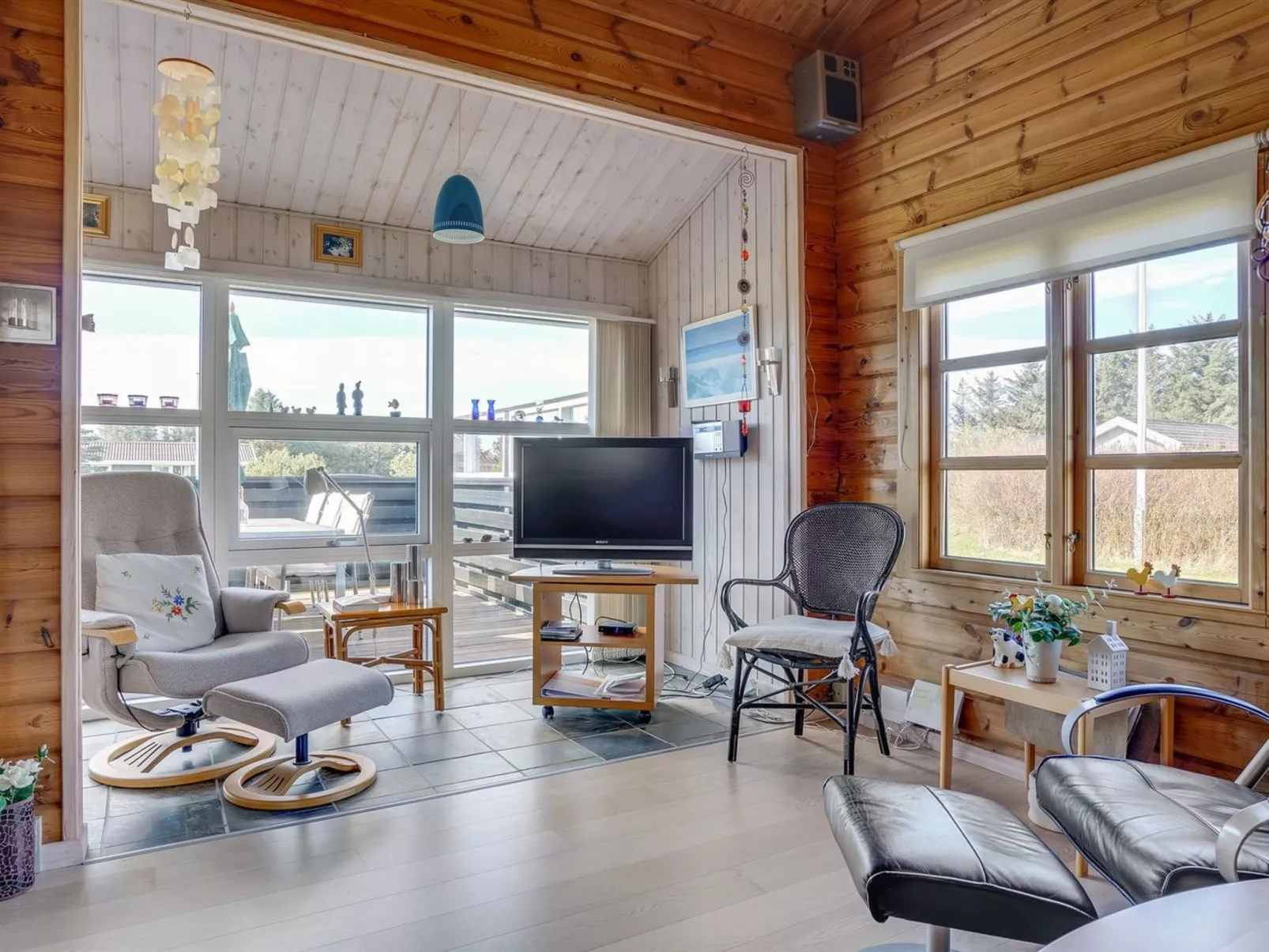 "Awarth" - 500m from the sea-Inside