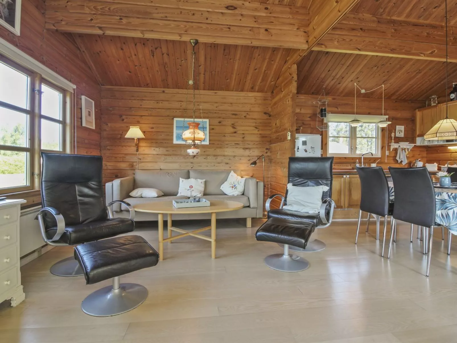 "Awarth" - 500m from the sea-Inside