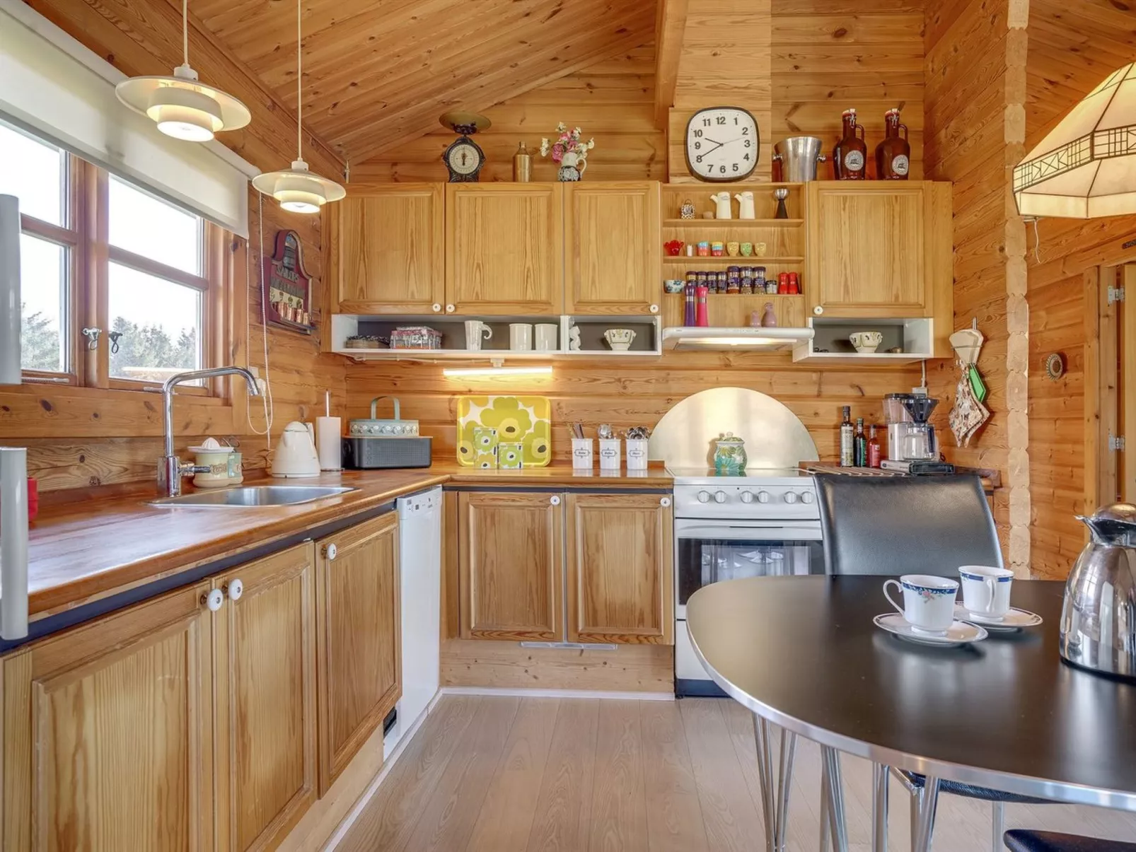 "Awarth" - 500m from the sea-Inside