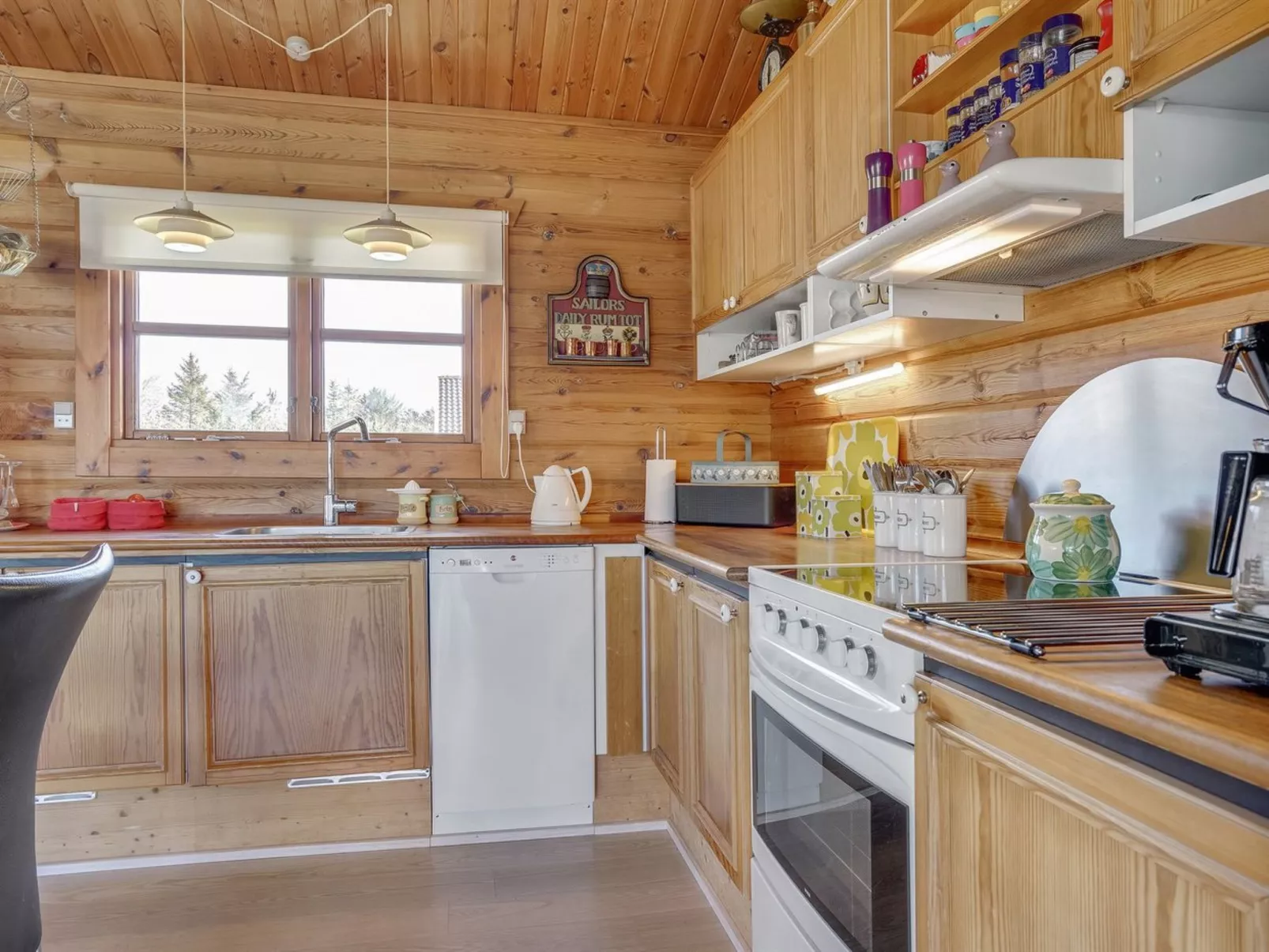"Awarth" - 500m from the sea-Inside