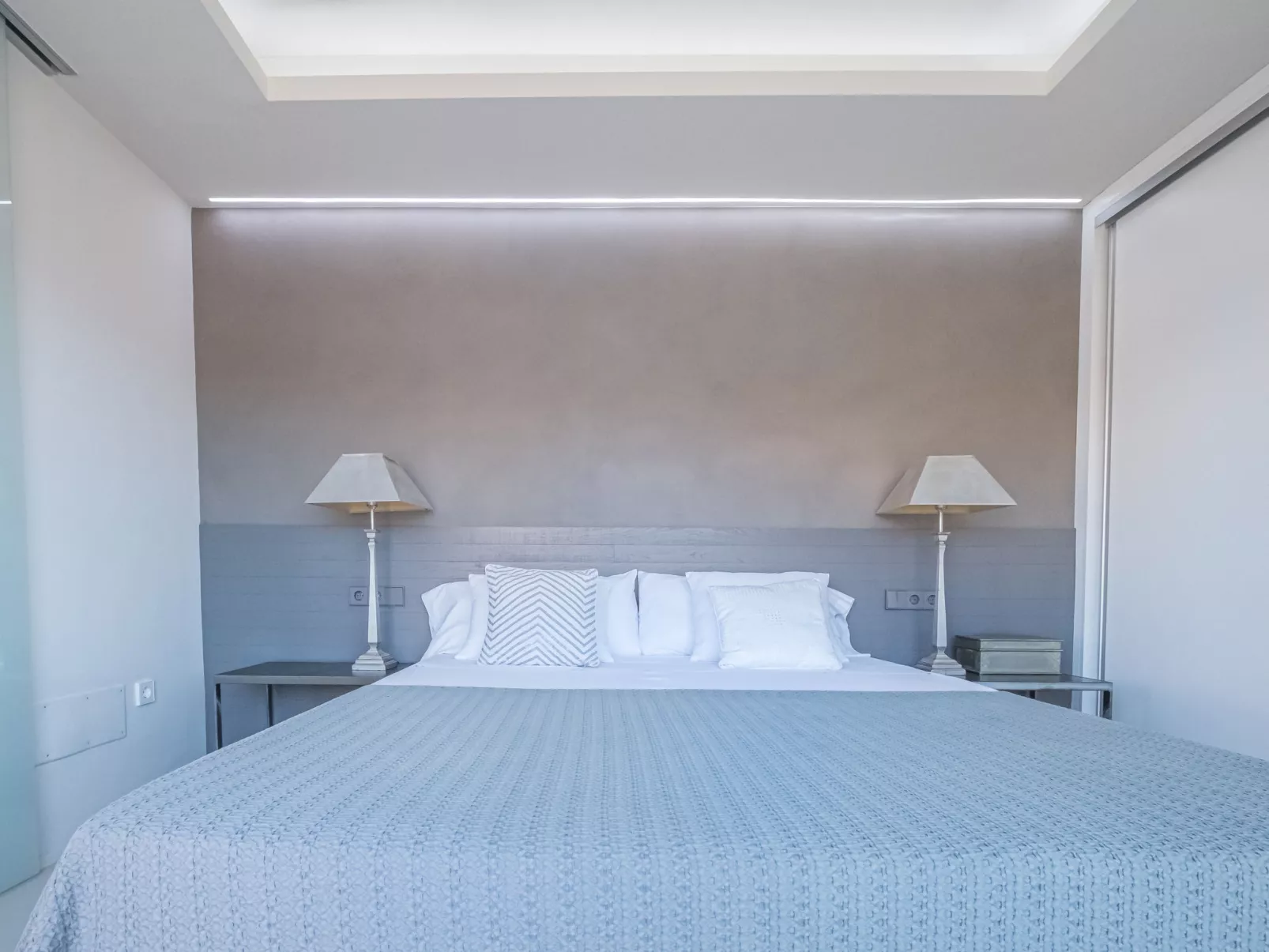 Attic Sea Views-Inside