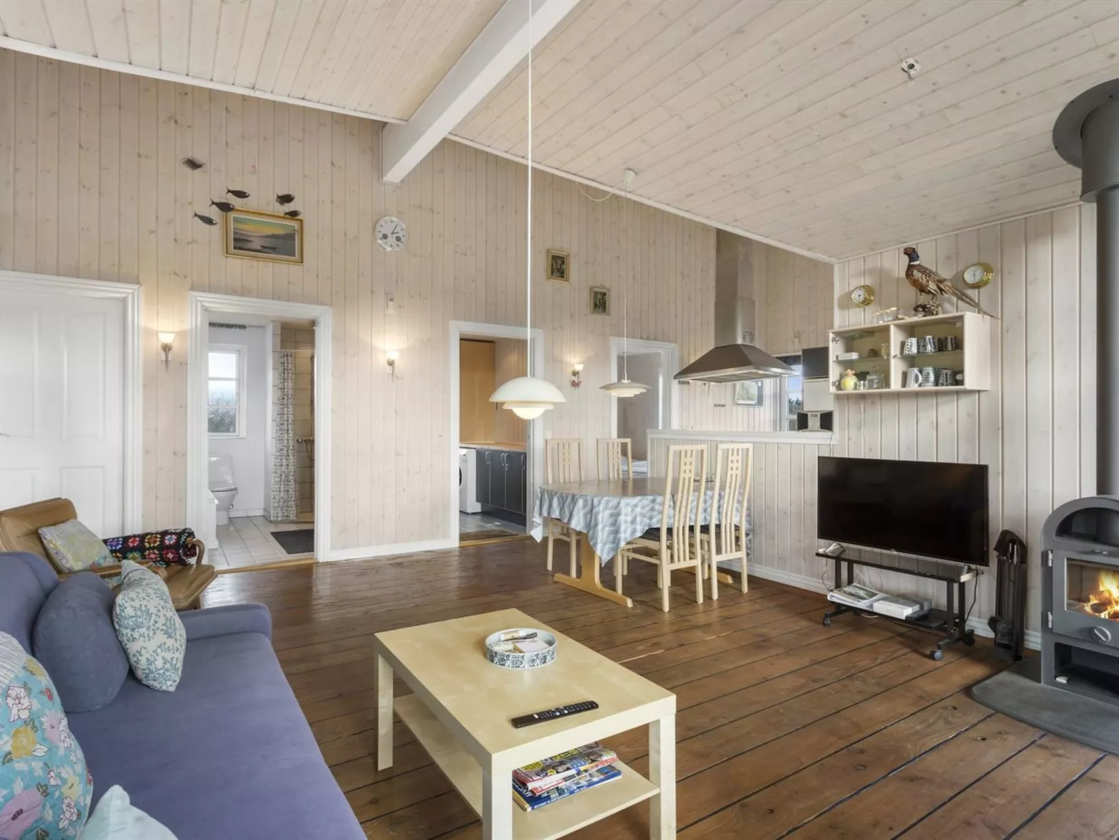 "Annemie" - 1.8km from the sea-Inside