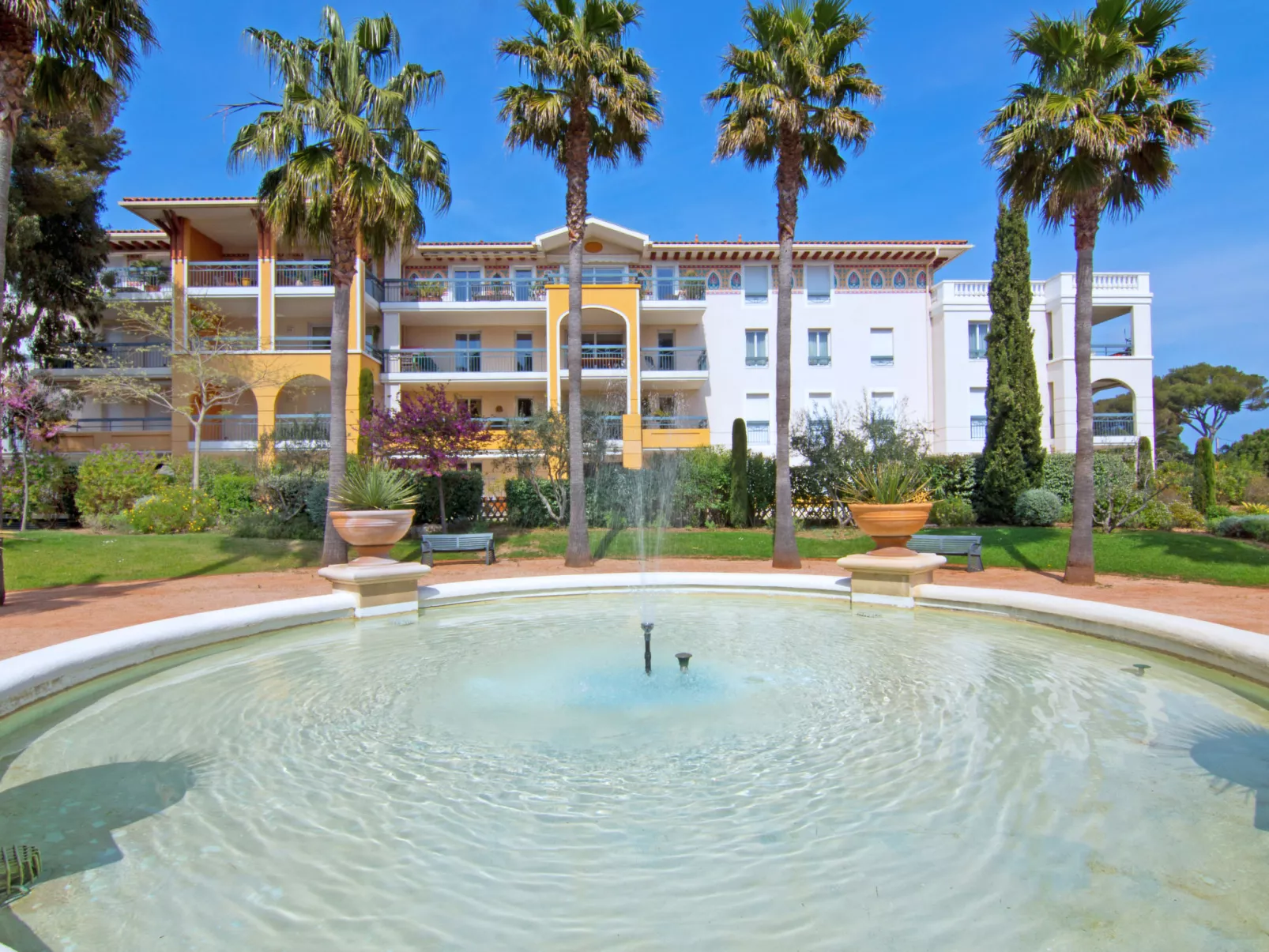 Le Grand Parc-Outside