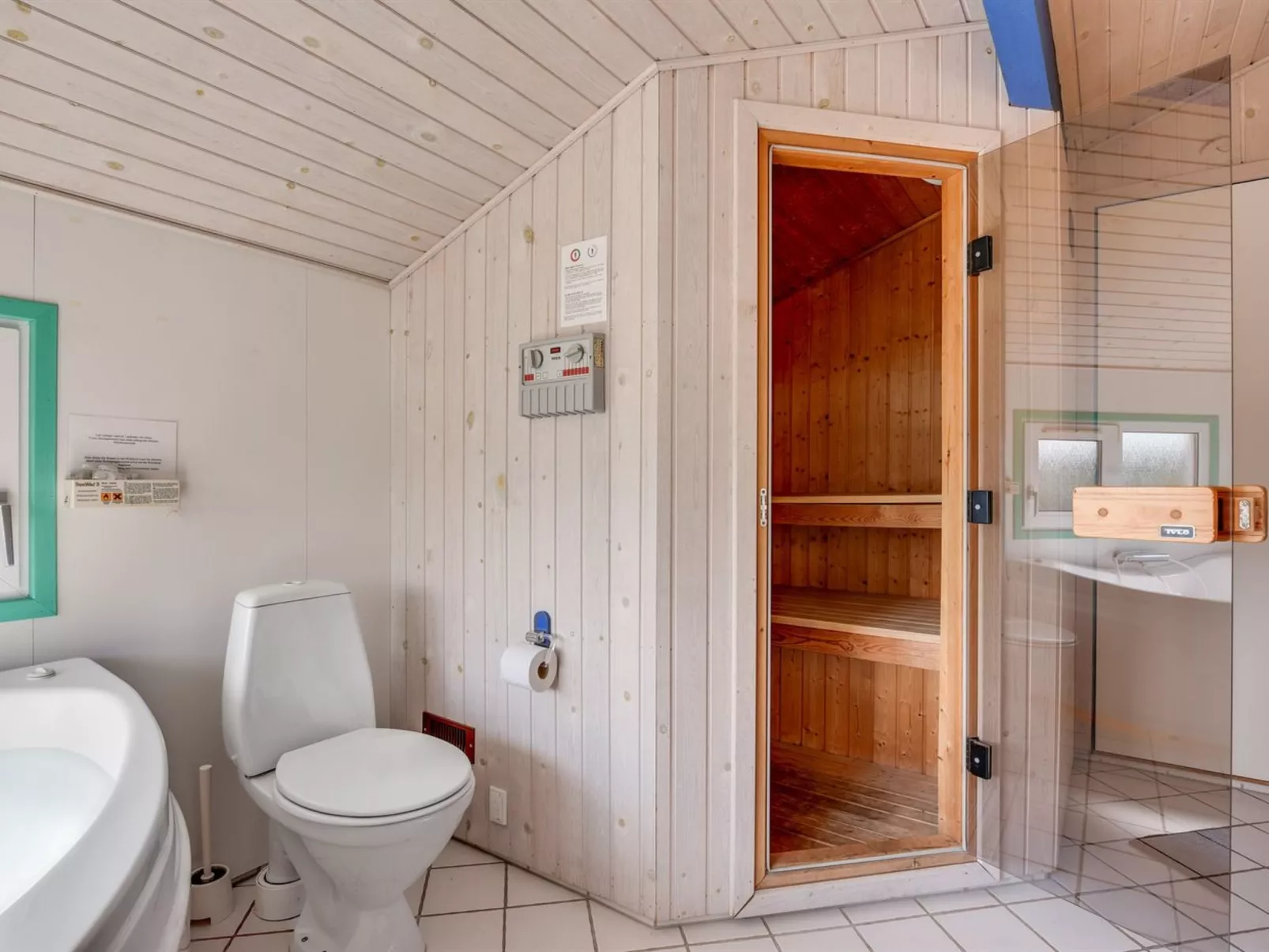 "Andrie" - 800m from the sea-Dedans