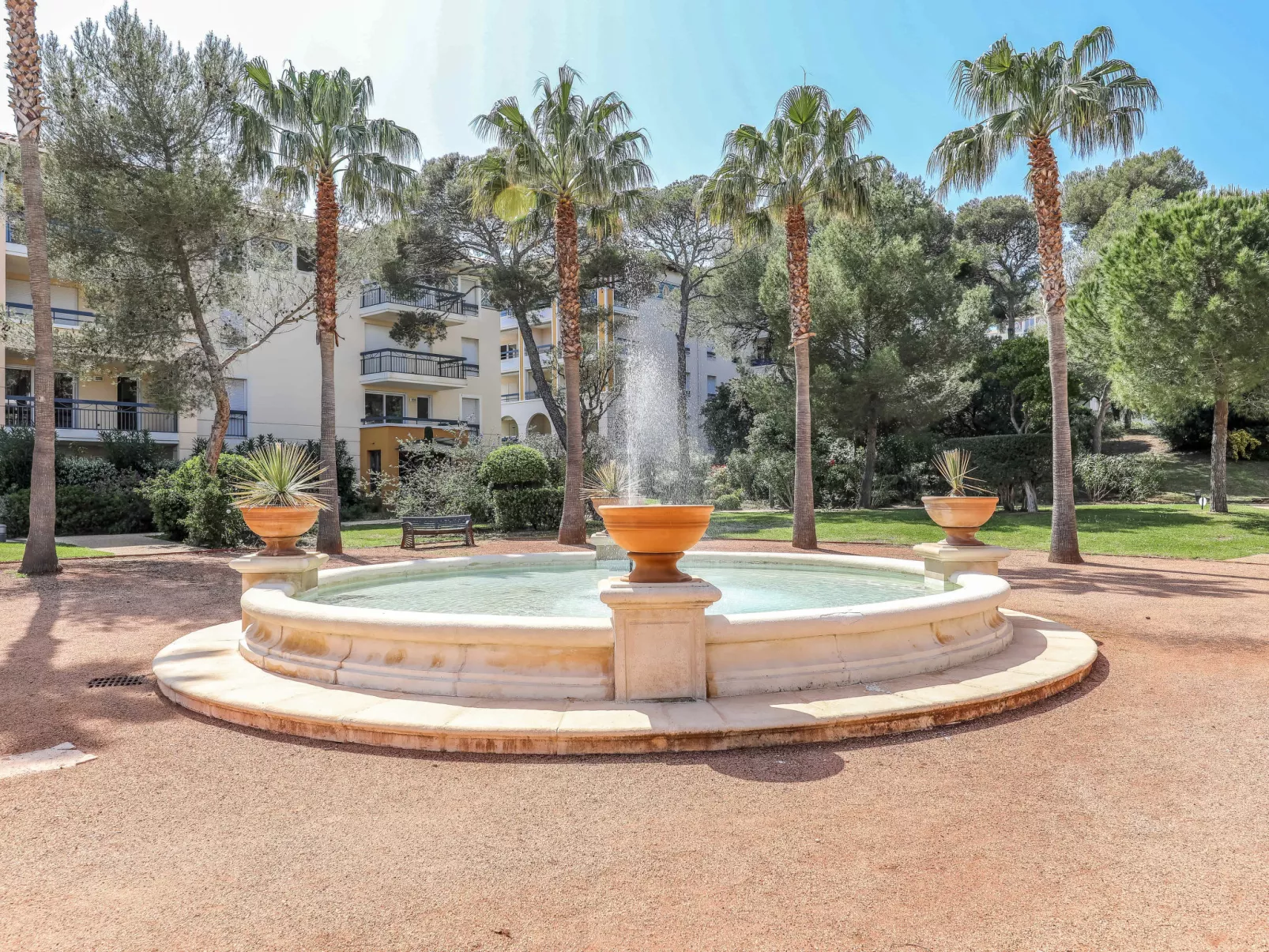 Le Grand Parc-Outside