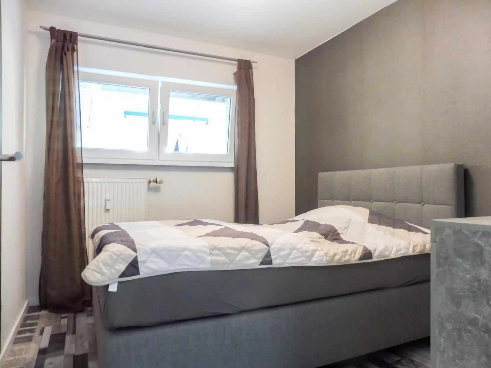 Am Kirchberg-Inside