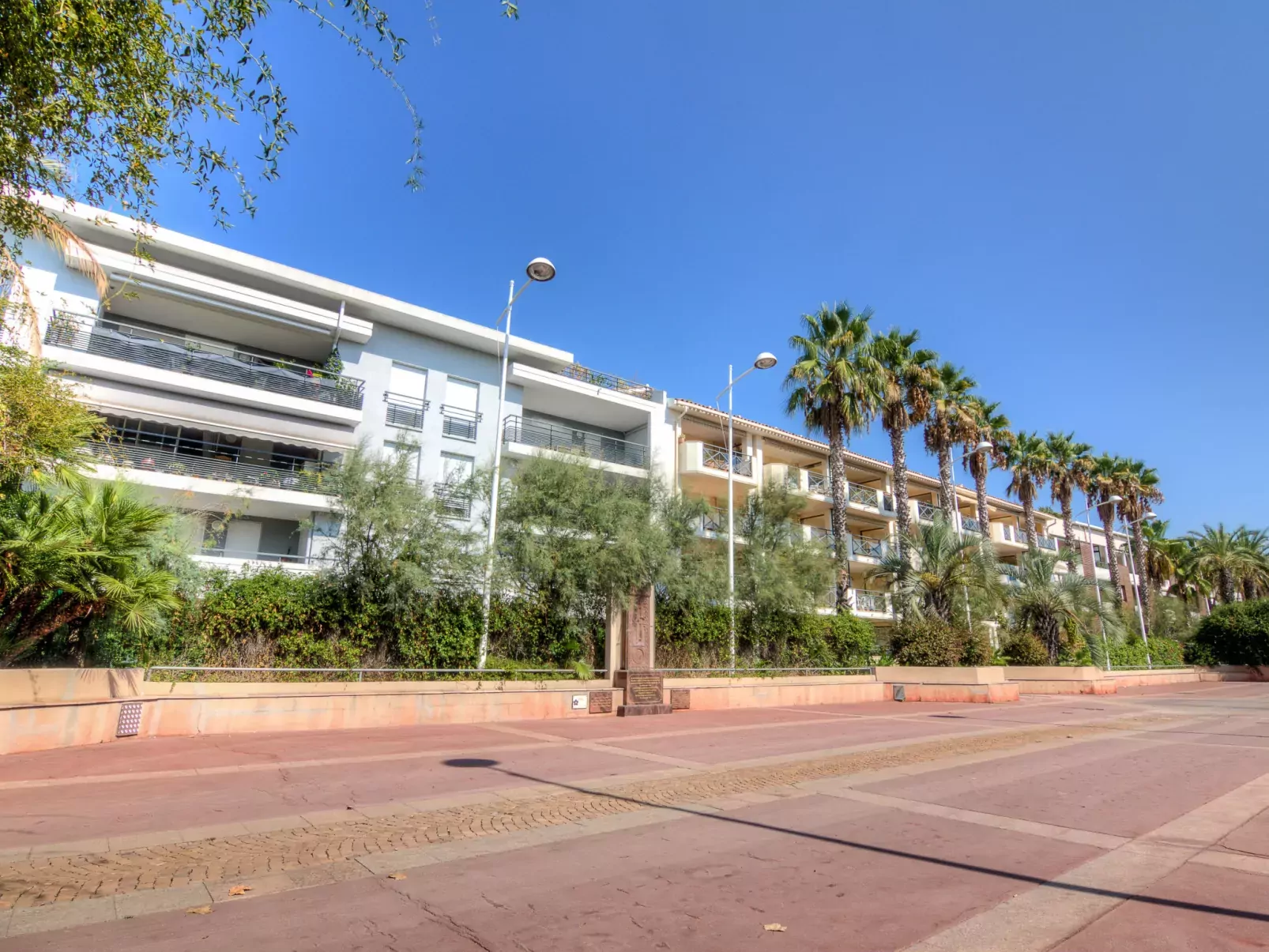 Le Magellan-Outside