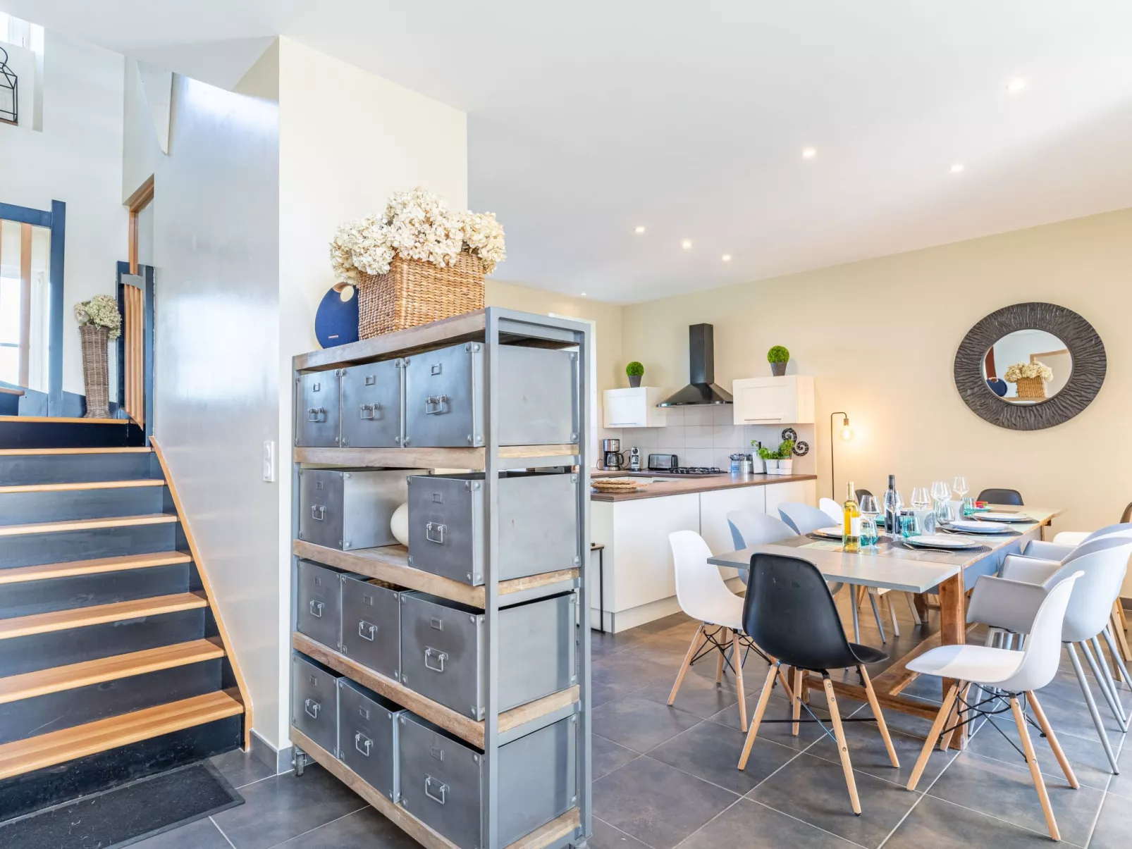 La Maison des Frères (villa + annexe)-Drinnen