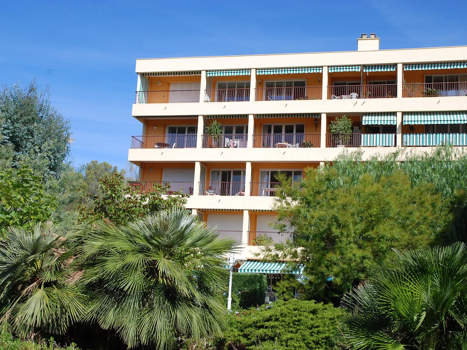 Boulouris Mimosa-Outside