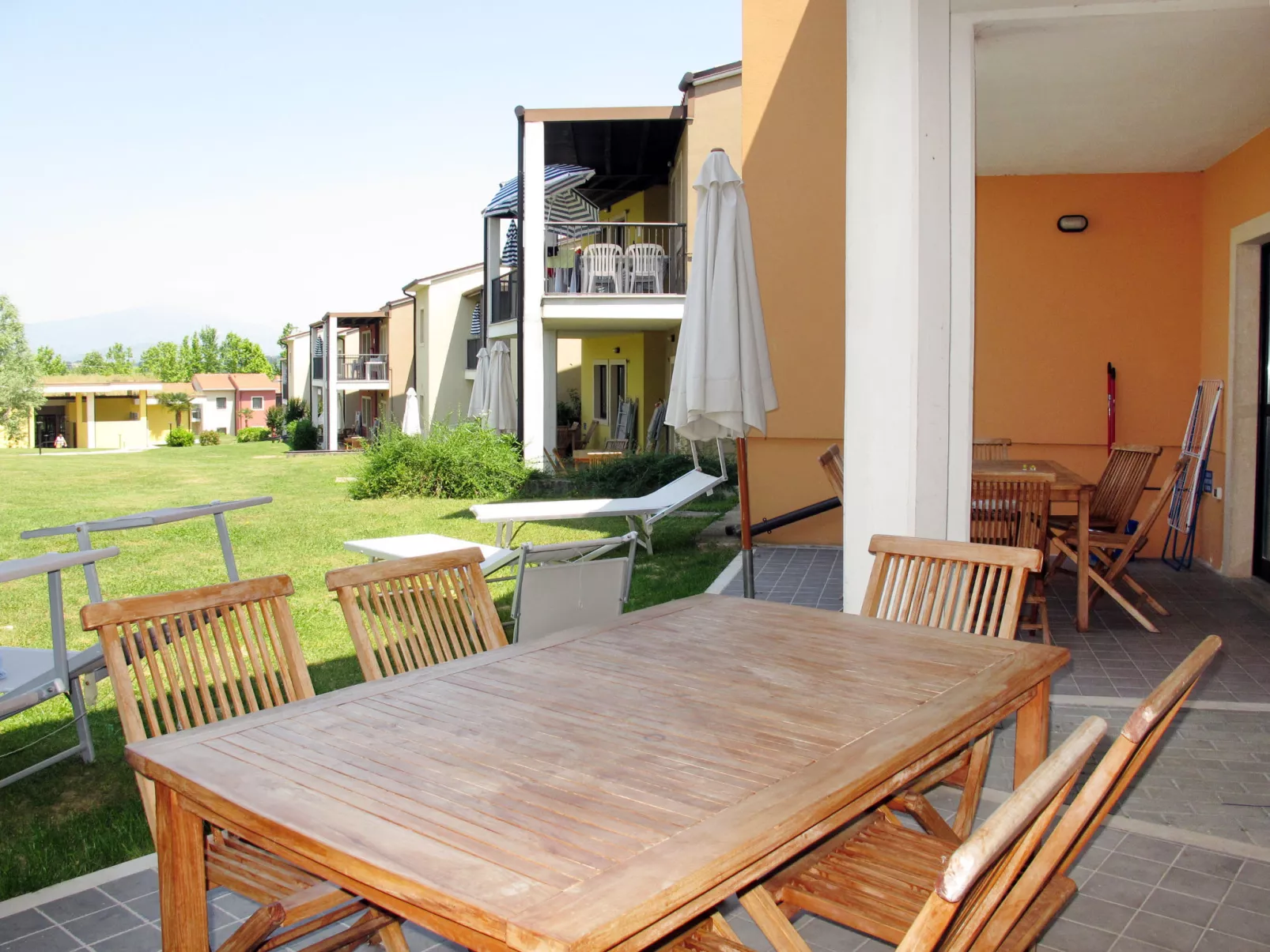 Belvedere Village-Outside