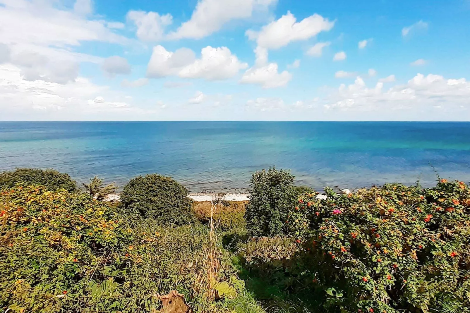 Seaside Serenity in LumsAYs-By Traum-Water view