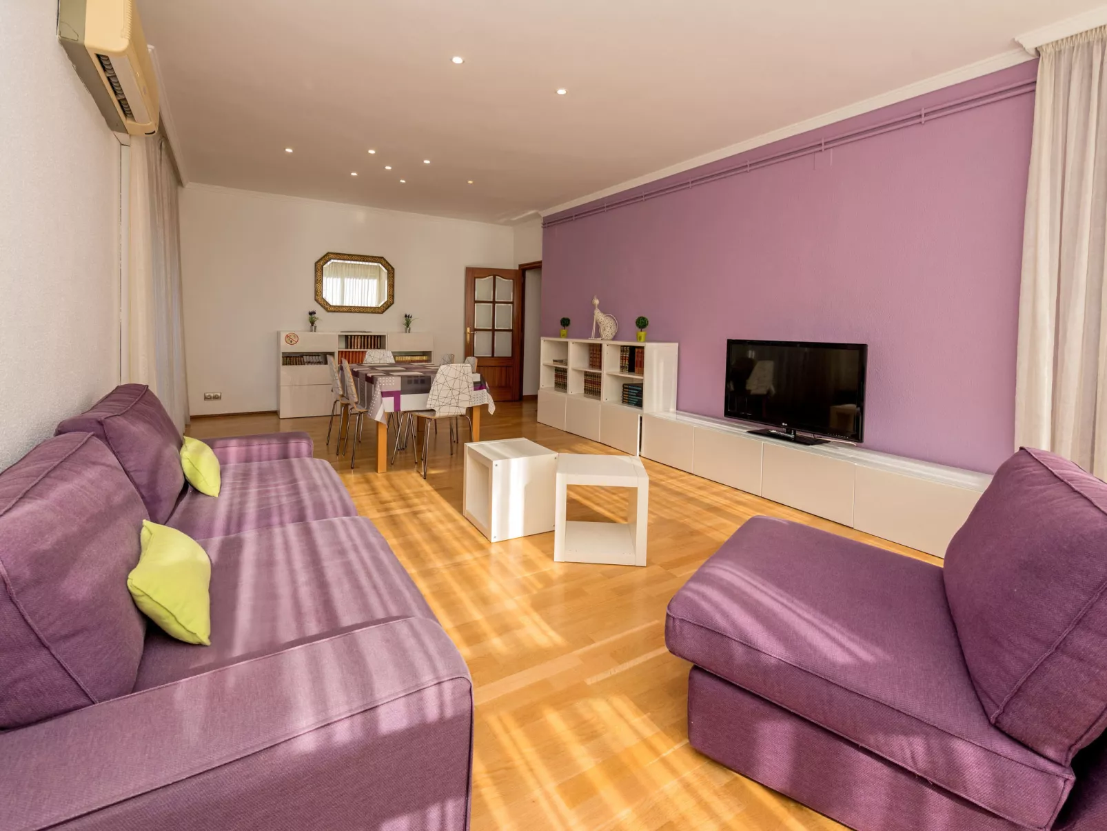 Sants-Les Corts Galileu-Inside