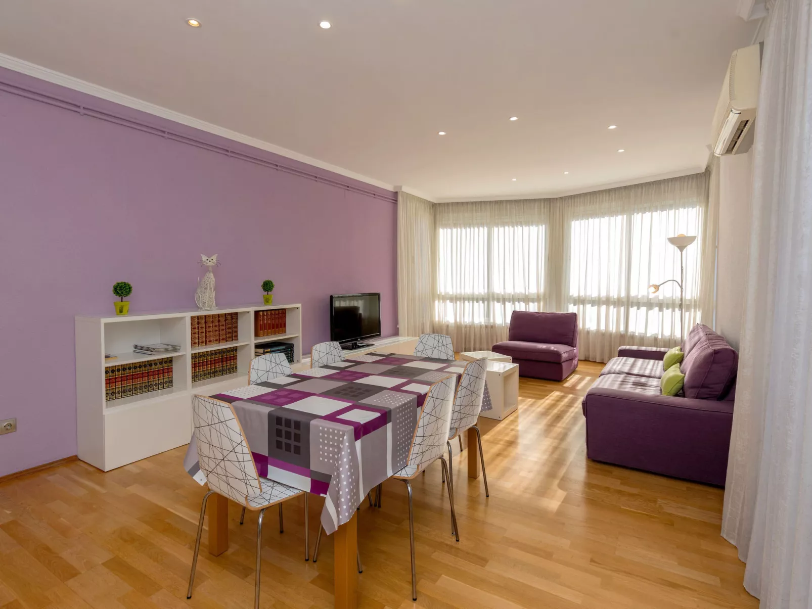 Sants-Les Corts Galileu-Inside