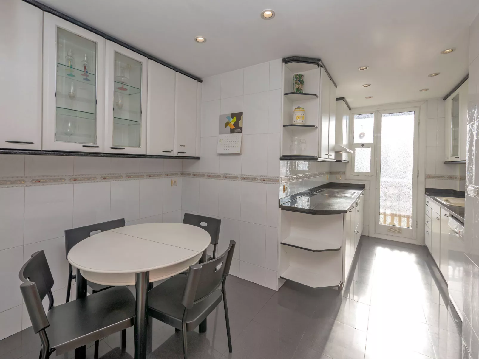 Sants-Les Corts Galileu-Inside