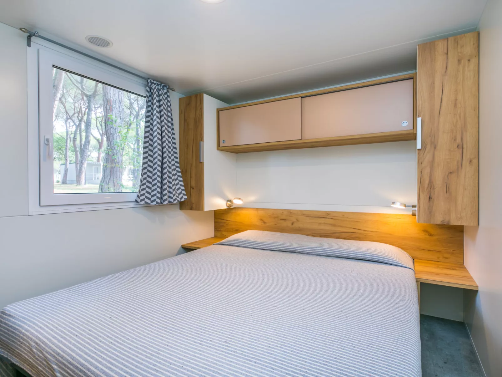 Adria Home (GDO203)-Inside