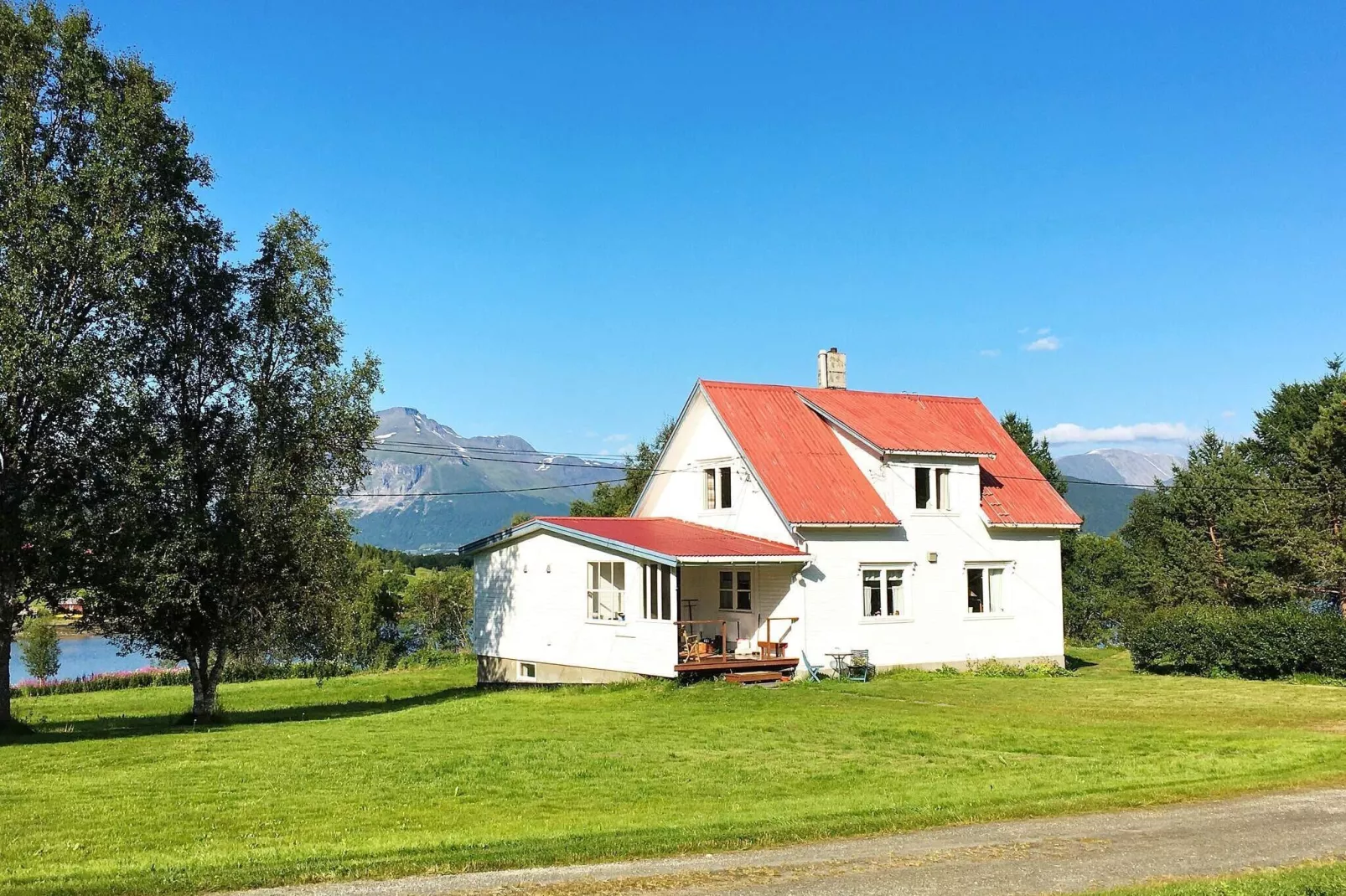 6 person holiday home in Storsteinnes