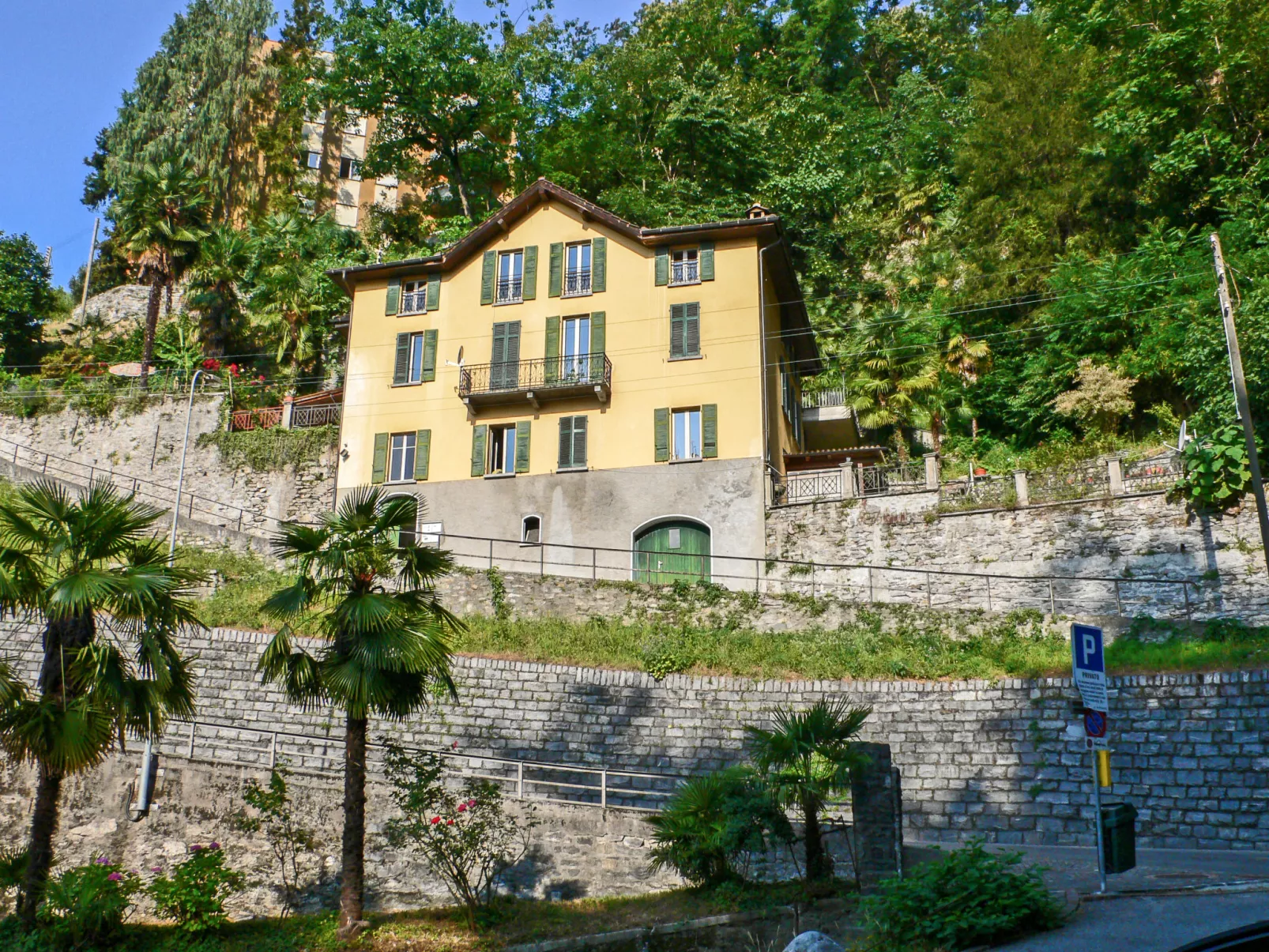 Tazzino-Draußen