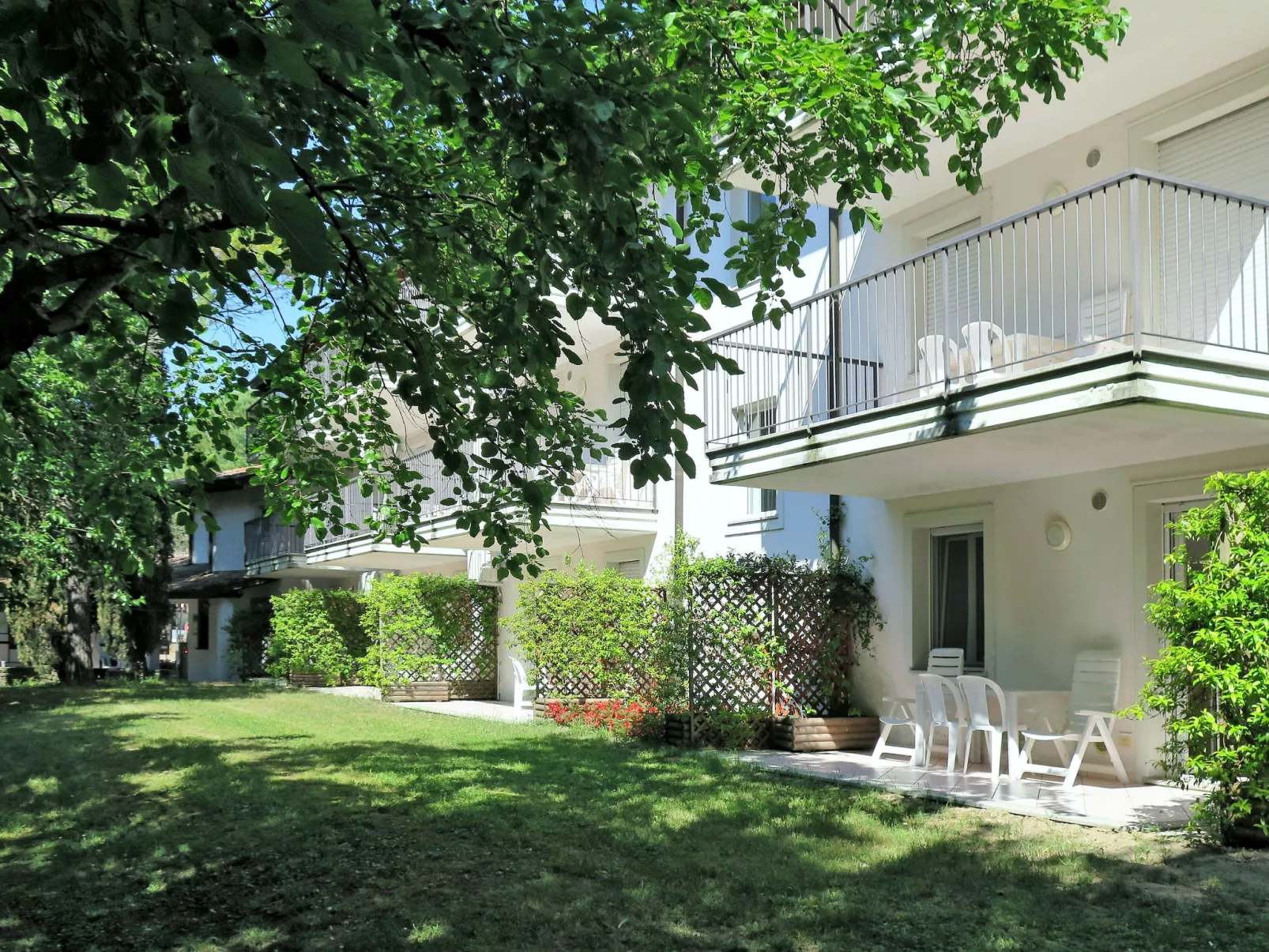 Gelso (GDO 202)-Outside