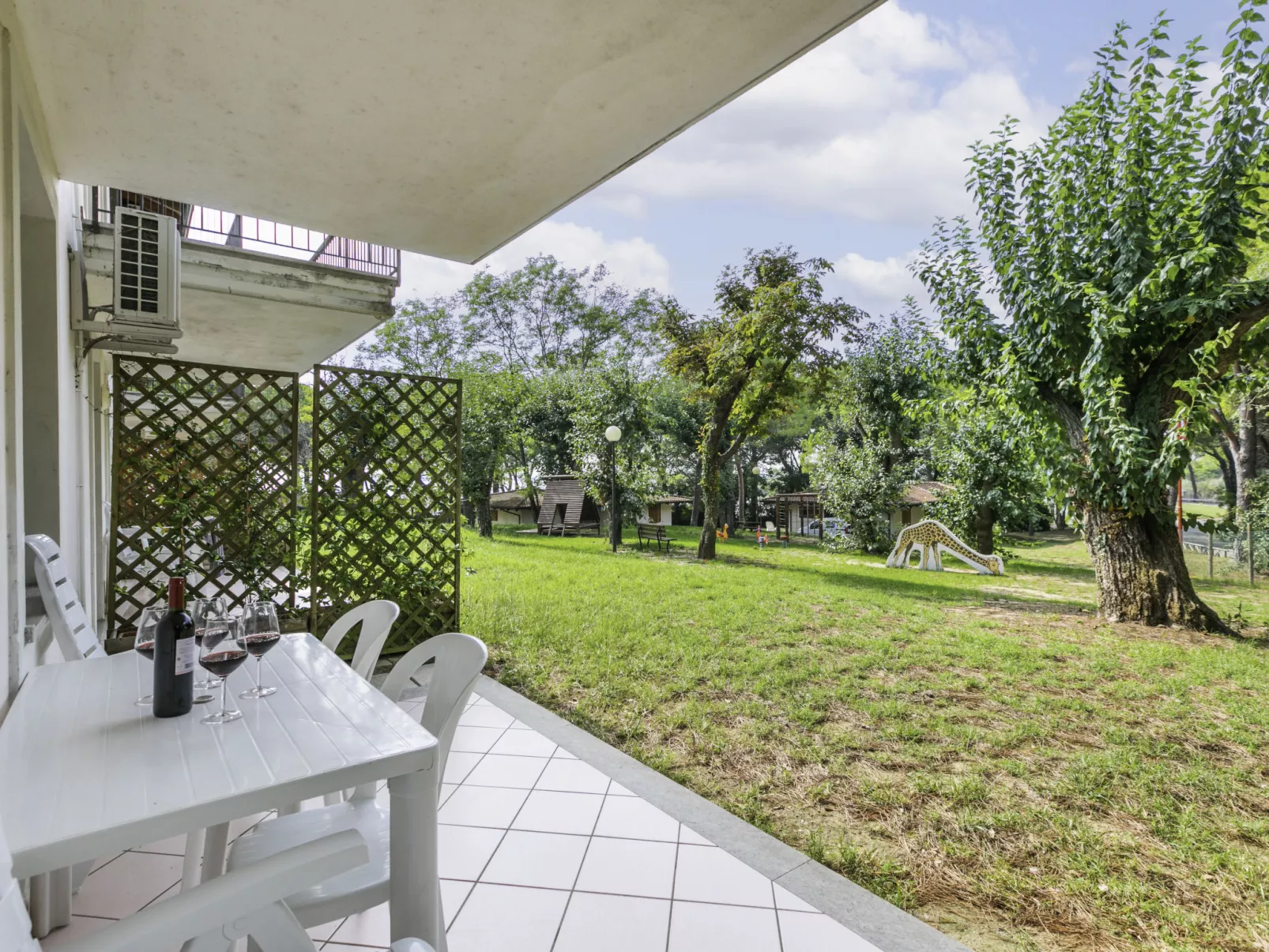 Gelso (GDO 202)-Outside