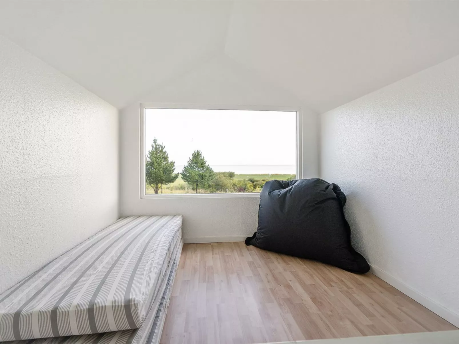 "Toralf" - 3.5km from the sea-Inside