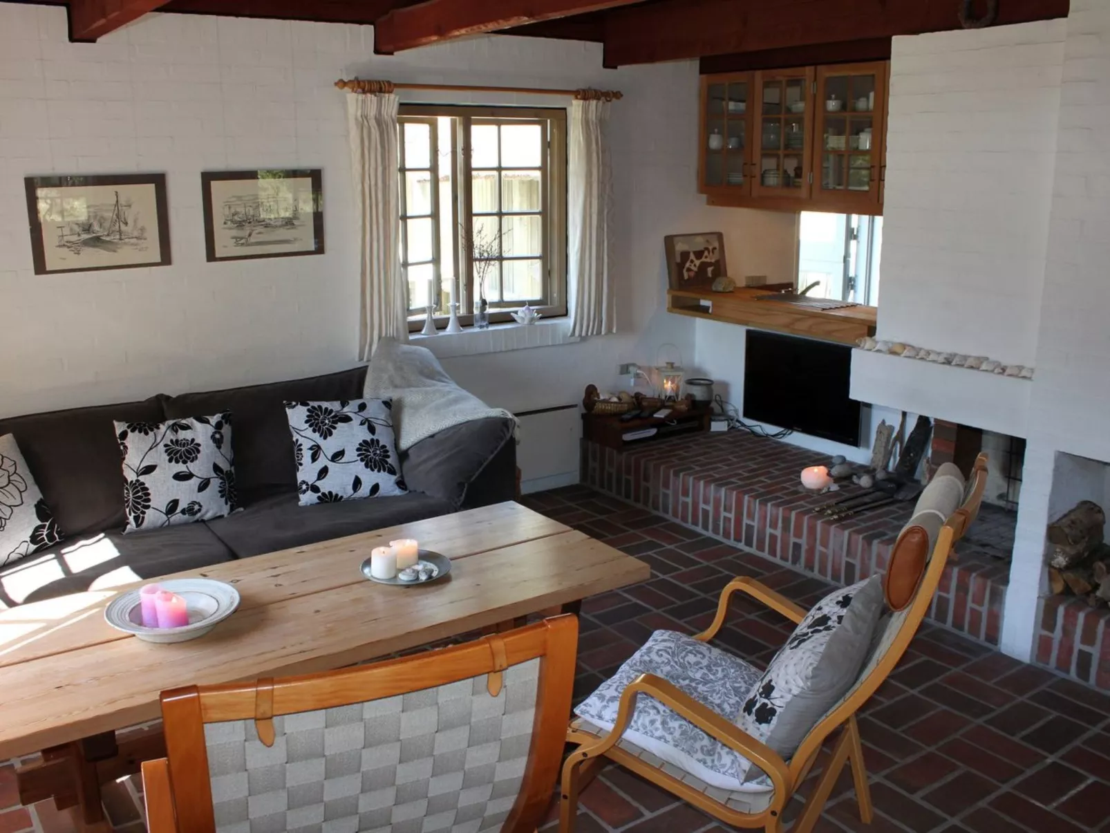 "Gravers" - 300m from the sea-Inside