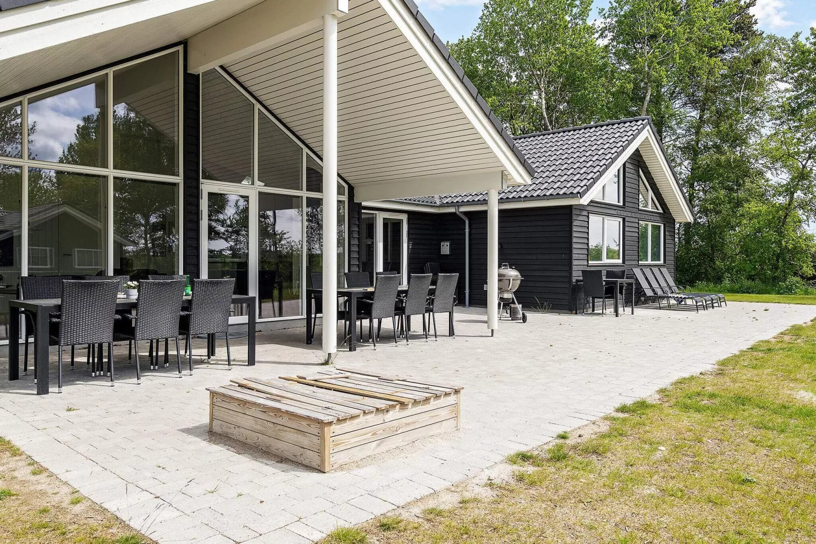 18 person holiday home in Væggerløse-Outdoor
