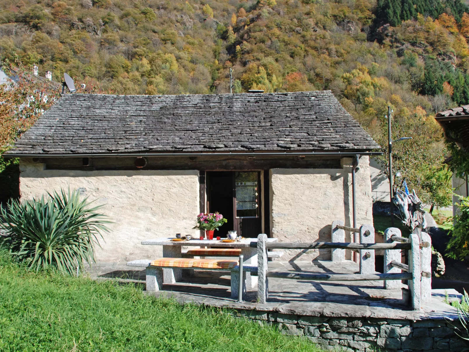 Rustico Cristallo-Outside