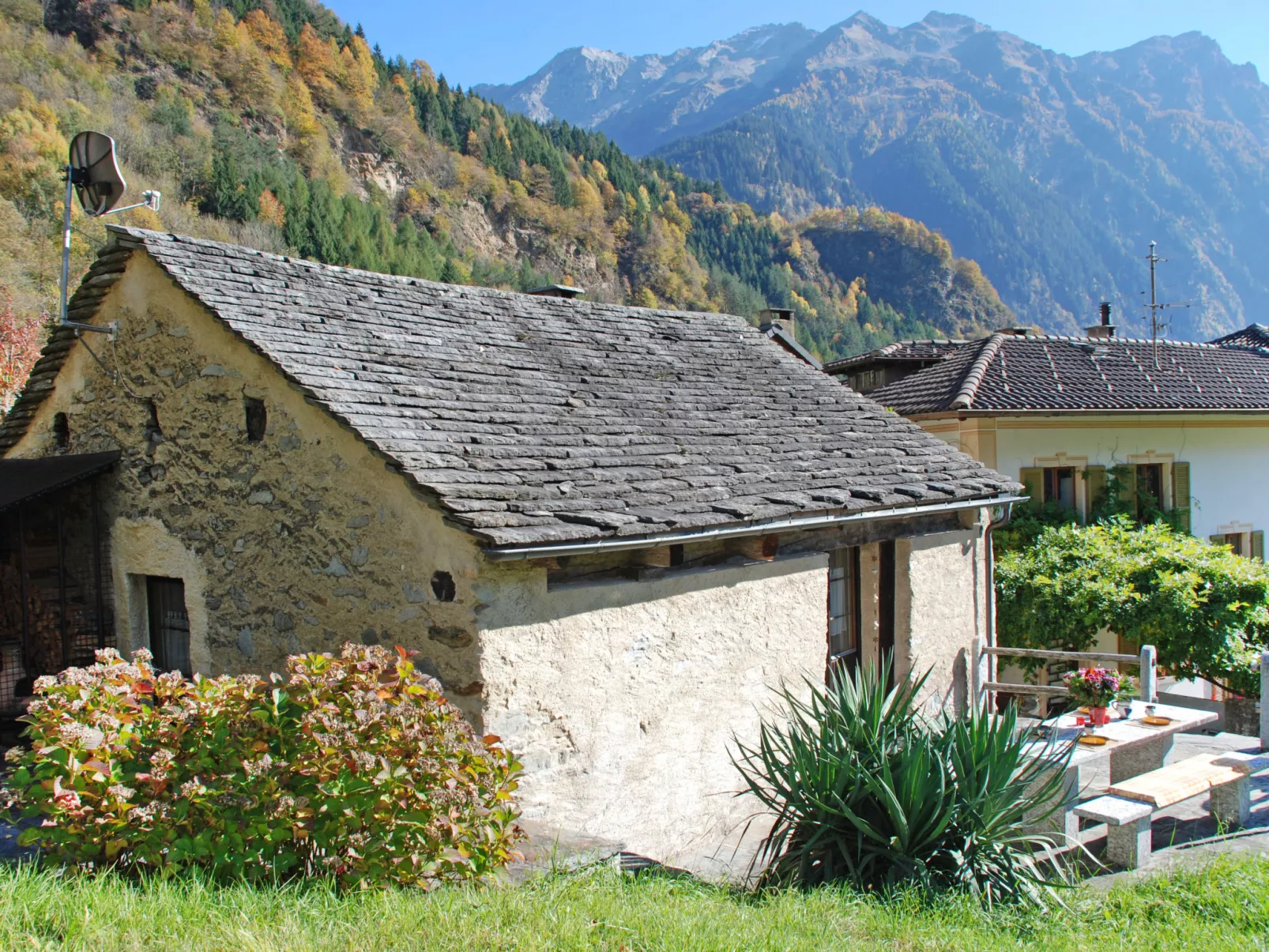 Rustico Cristallo-Outside
