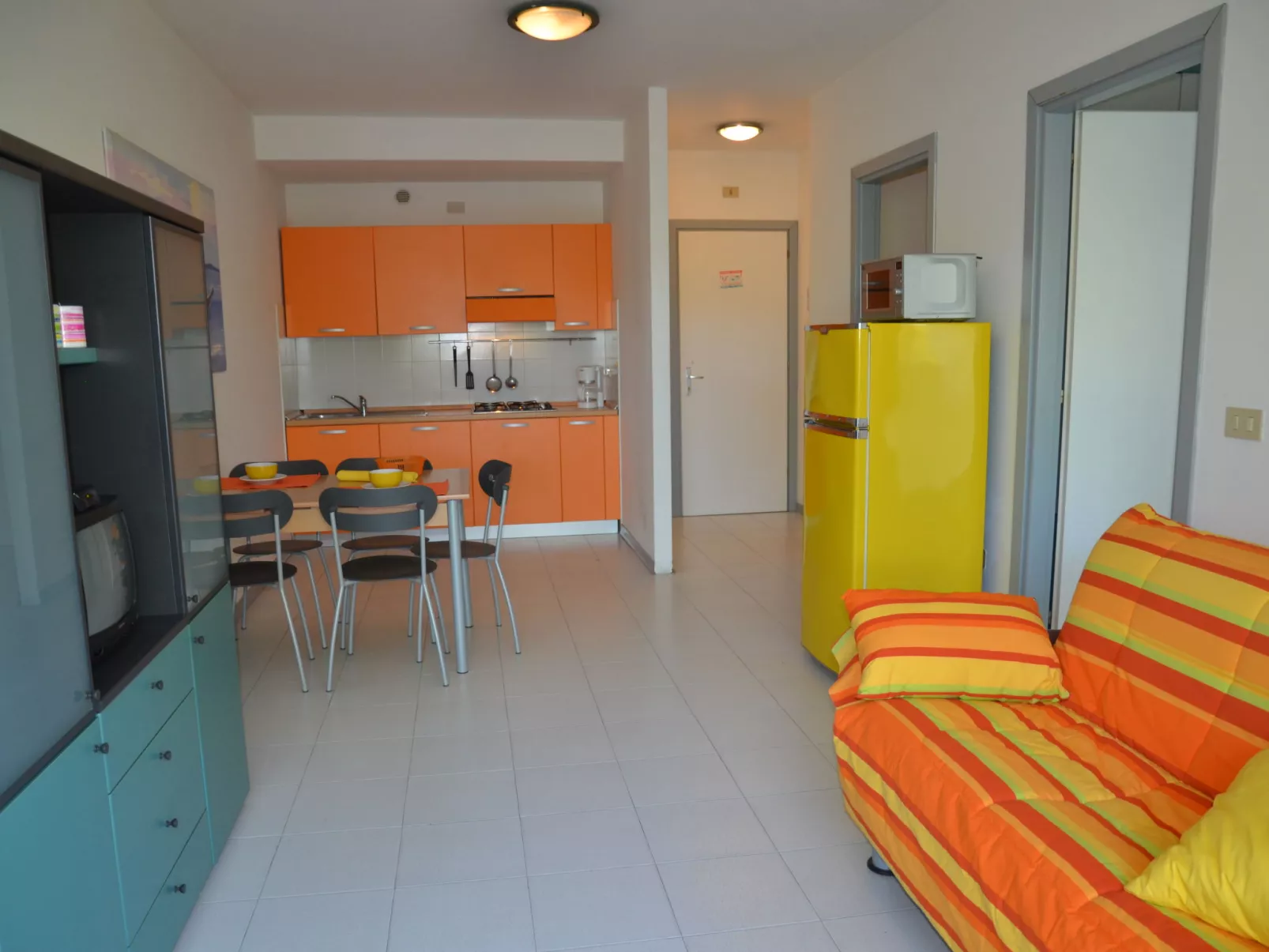 Residence Pinewood-Inside