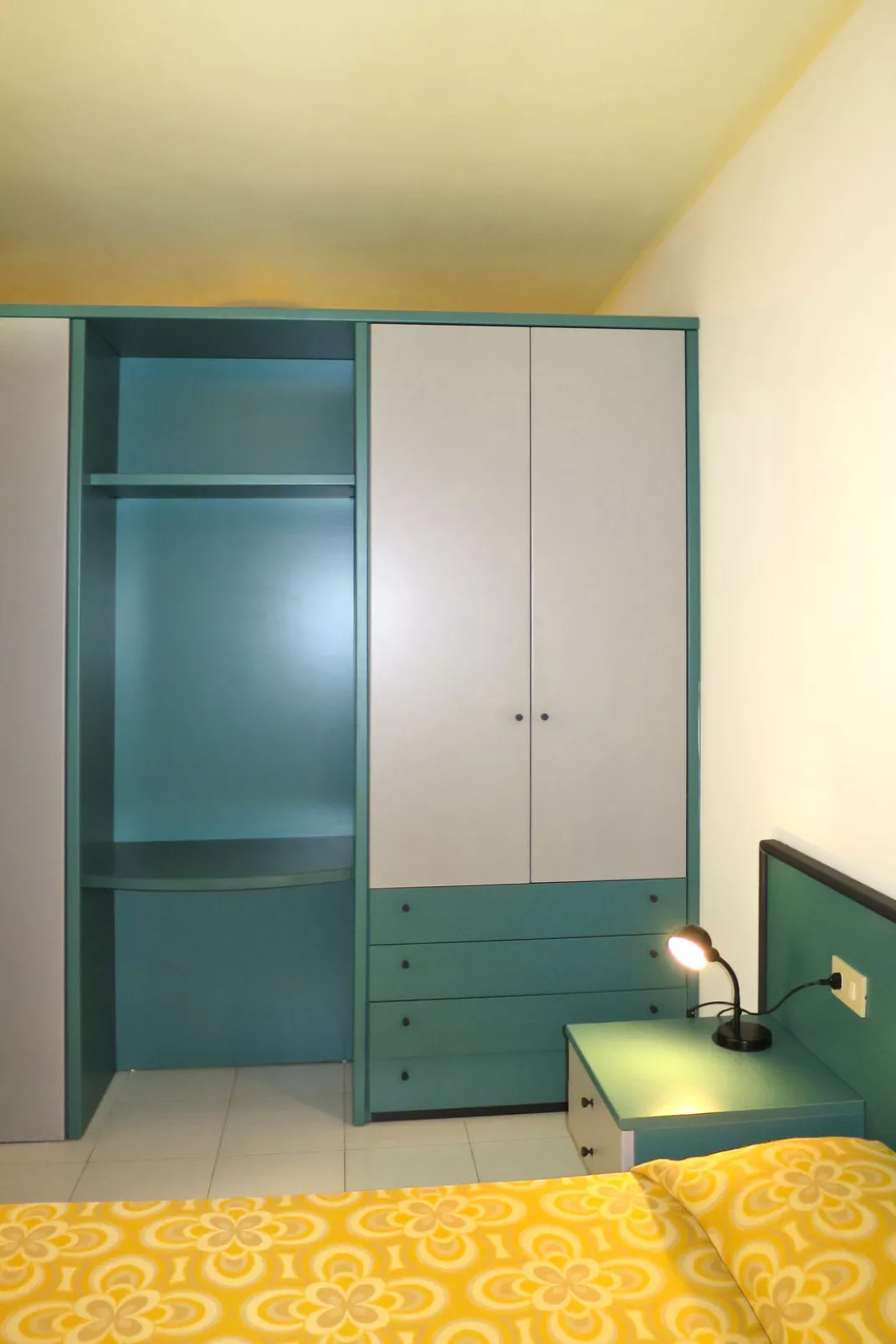 Residence Pinewood-Inside