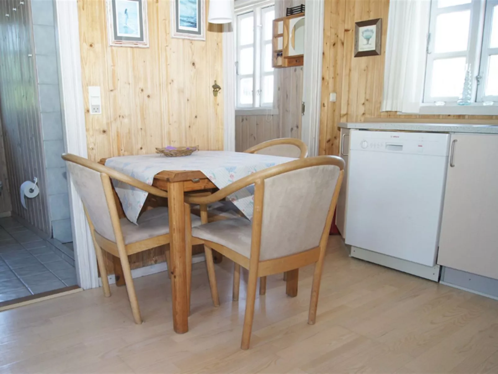 "Guthfrith" - 100m from the sea-Inside
