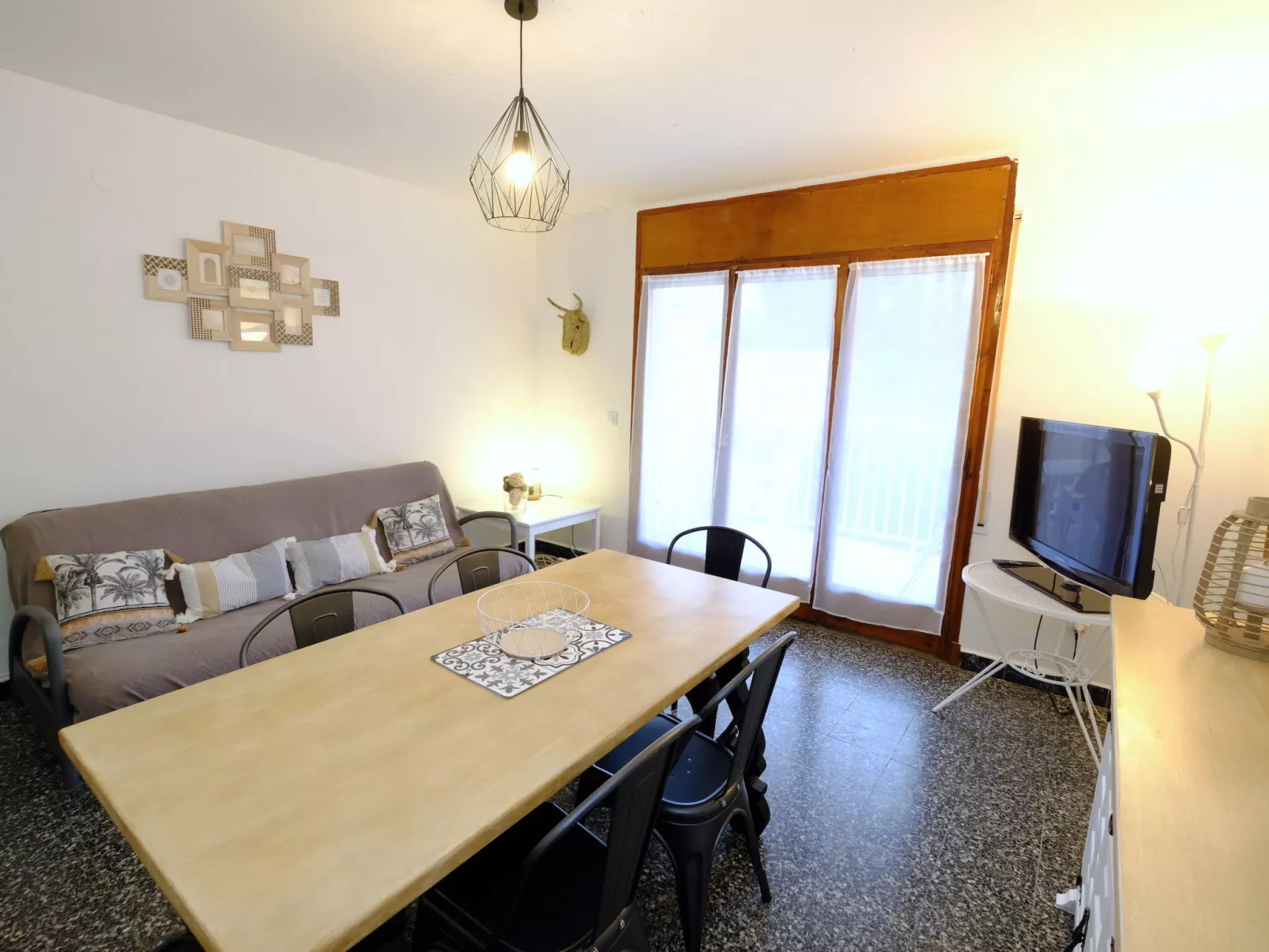 Edificio Beausoleil-Inside