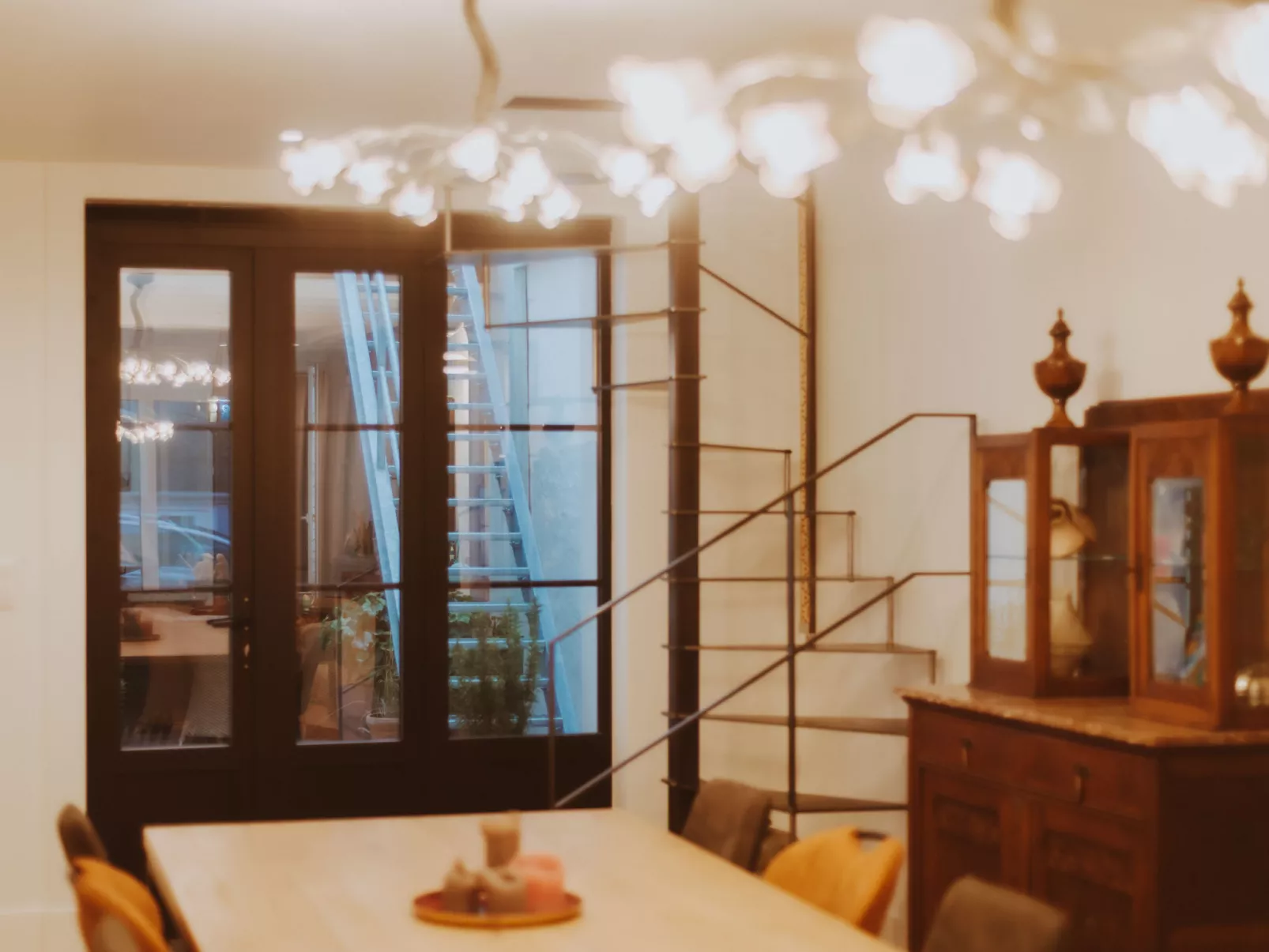 Historical and spacious-Dedans