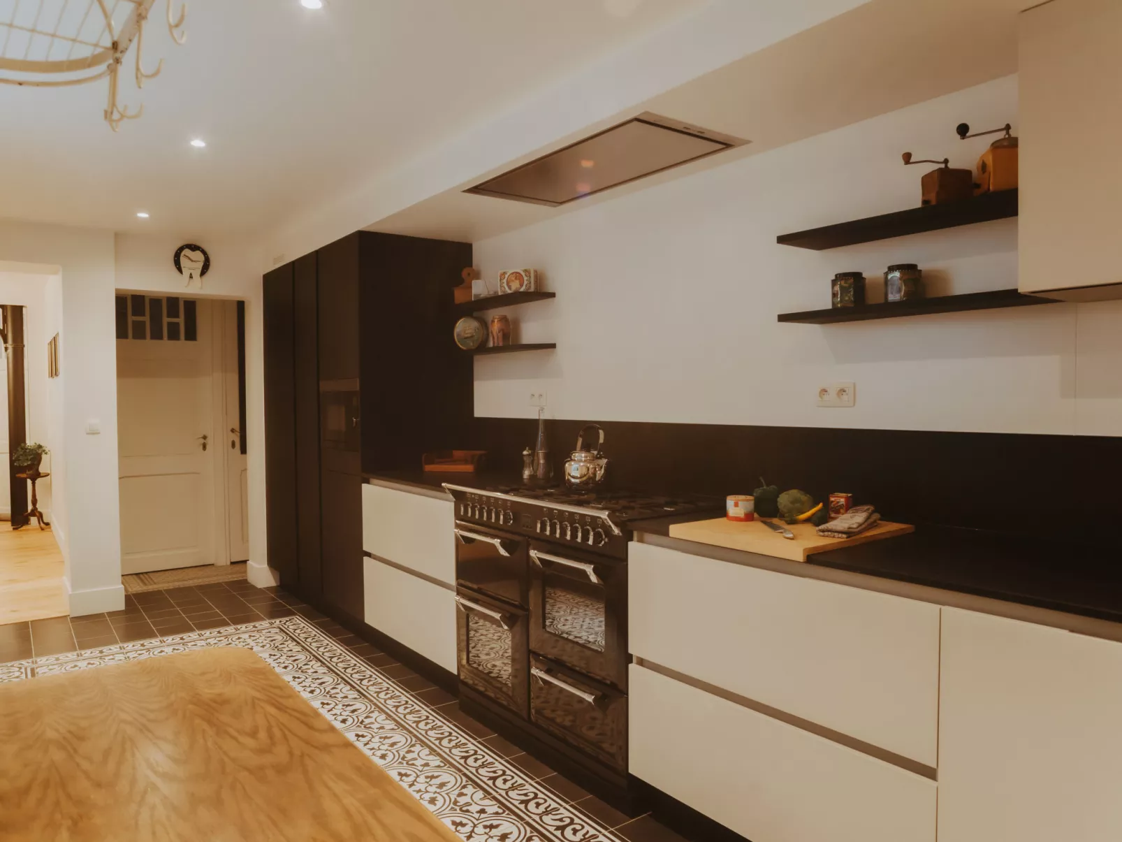 Historical and spacious-Dedans