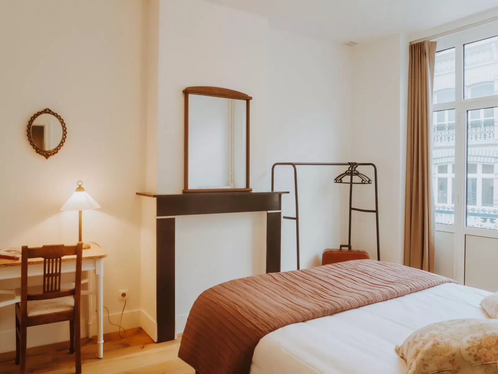 Historical and spacious-Dedans